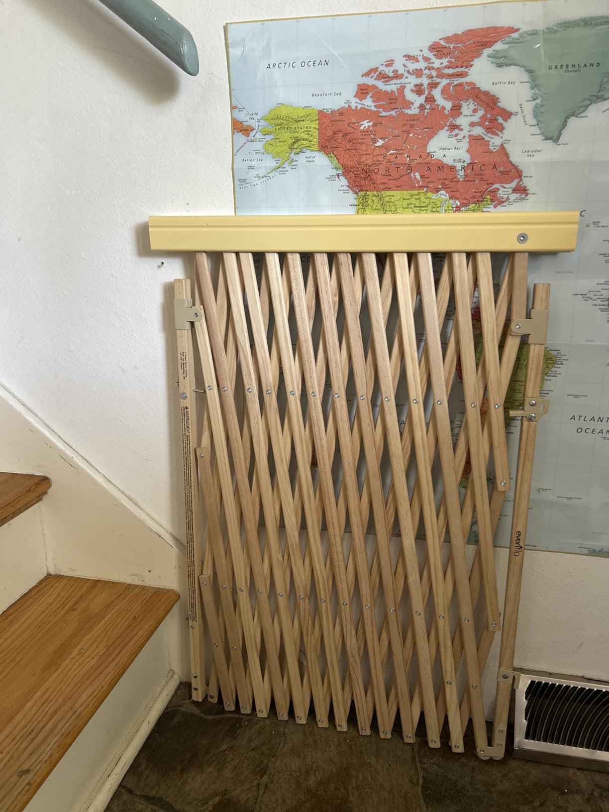 Evenflo Expansion Walk-Thru Room Divider Baby Gate (Natural Wood) customer photo 1