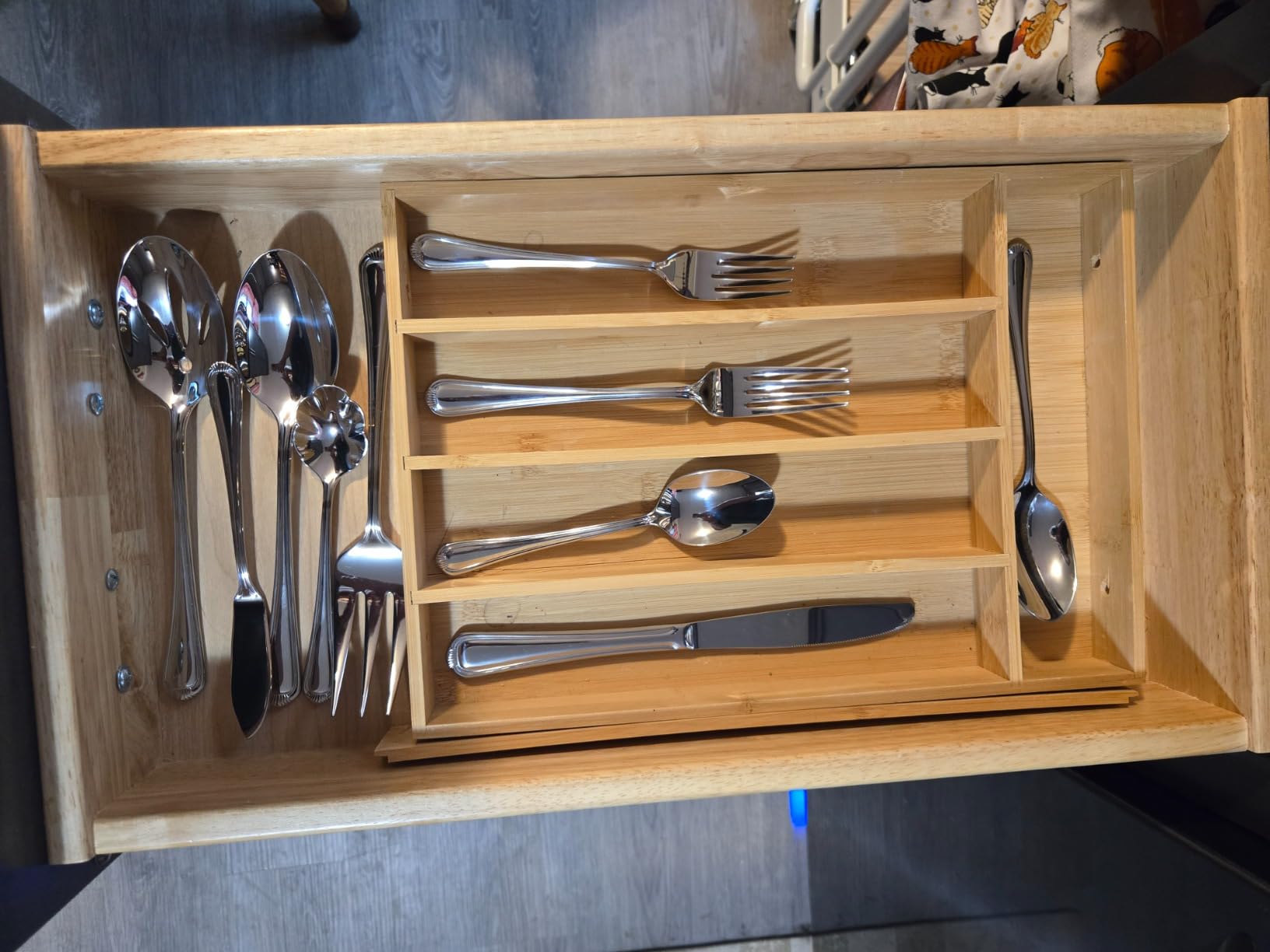 Henckels Alcea 65-Pc Flatware Set, 18/10 Stainless Steel, Durable for Family Meals & Entertaining, Dishwasher Safe, Comfortable Balanced Feel customer photo 2