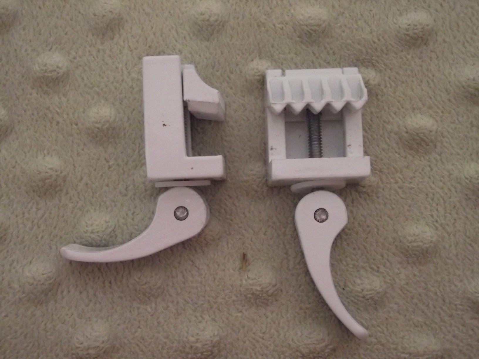 Prime-Line U 9809 Sliding Window Lock for Vinyl Windows, White, 2 Pack customer photo 2