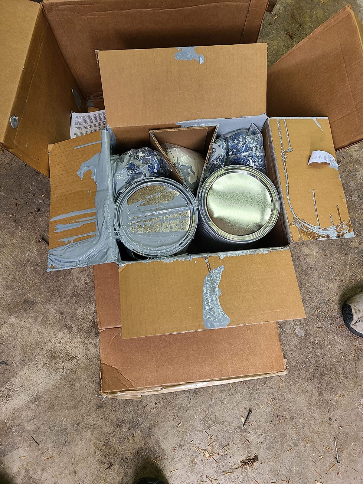 Rust-Oleum 261845 EPOXYSHIELD Garage Floor Coating Kit, 2.5 Car, Gloss Gray customer photo 1