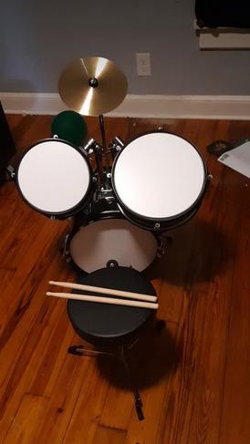 Best Choice Products 3-Piece Beginner Drum Set for Kids Juniors, w/Throne Stool, Cymbal, Drum Sticks, Bass Drum Pedal, 2 Toms - Blue customer photo 1