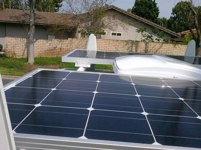 Renogy 200 Watt 12 Volt Monocrystalline Solar Panel Starter Kit with 2 Pcs 100W Solar Panel and 30A PWM Charge Controller for RV, Boats, Trailer, Camper, Marine, Off-Grid System customer photo 1