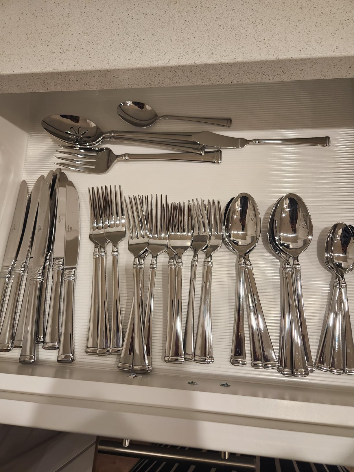 Mikasa Harmony 45-Piece Silverware Set, 18/10 Stainless Steel Cutlery for 8, Includes Forks, Knives, Spoons, and 5-Piece Serving Utensils Set customer photo 2