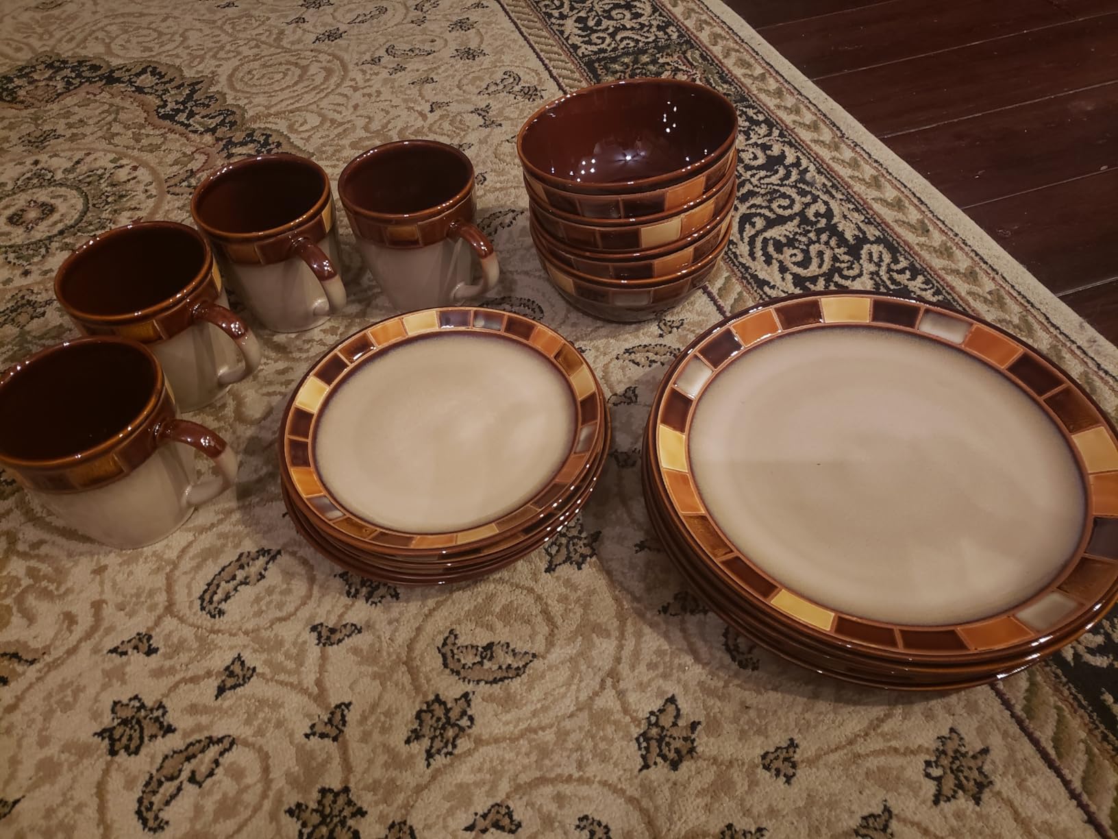 Gibson Elite Tequesta Square Reactive Glaze Stoneware Plates and Bowls Dishes Dinnerware Set, Service for 4 (16pcs), Taupe customer photo 2