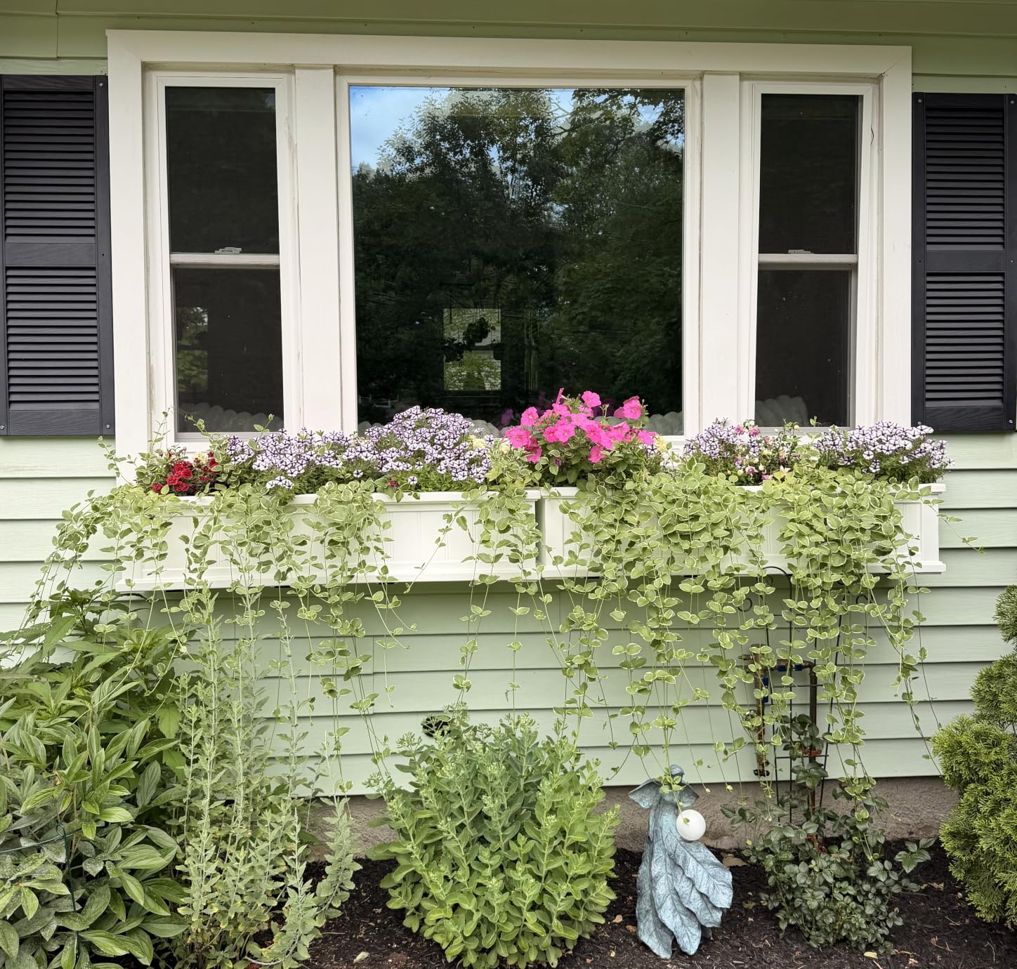 Mayne Cape Cod 4ft Window Box - Black - 48in L x 11in W x 10.8in H - Polyethylene - Built-in Water Reservoir (4841-B) customer photo 1