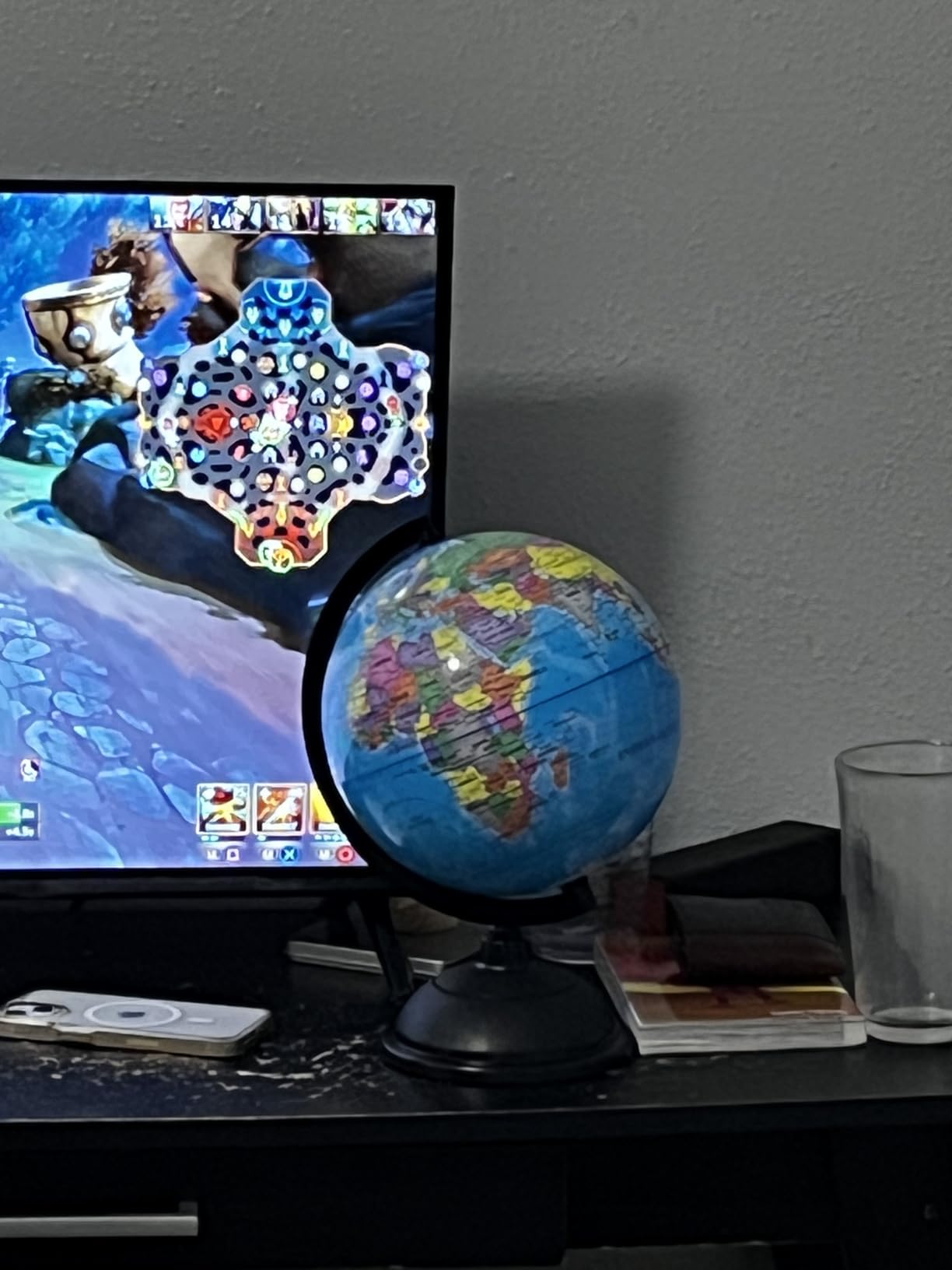 Juvale World Globe for Kids - 8-Inch, Multicolor with Plastic Stand - Educational Desk Globe with World Map for Kids & Classroom Decor customer photo 2