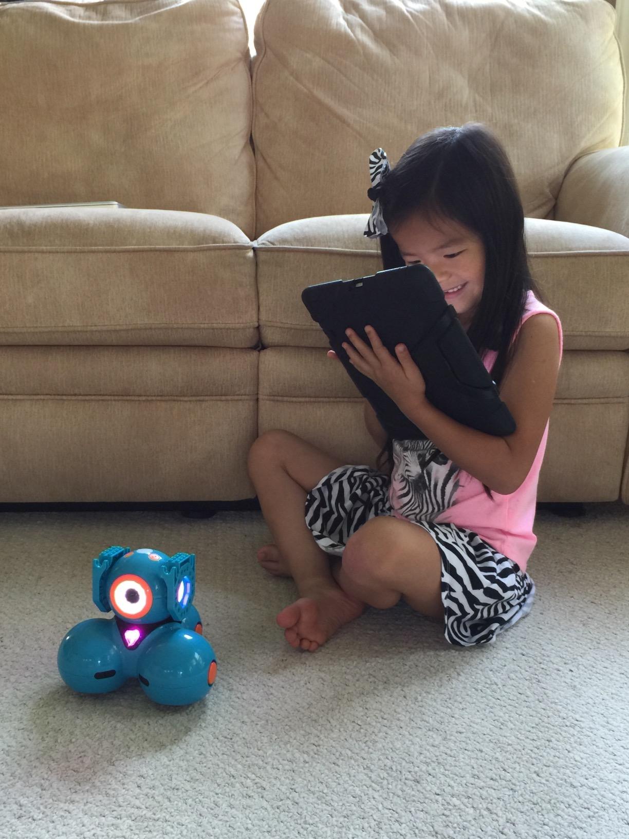 Wonder Workshop Dash Robot - Coding Robots for Kids 6+ - Voice Activated STEM Robot Toys - Interactive, Educational & Programmable customer photo 2