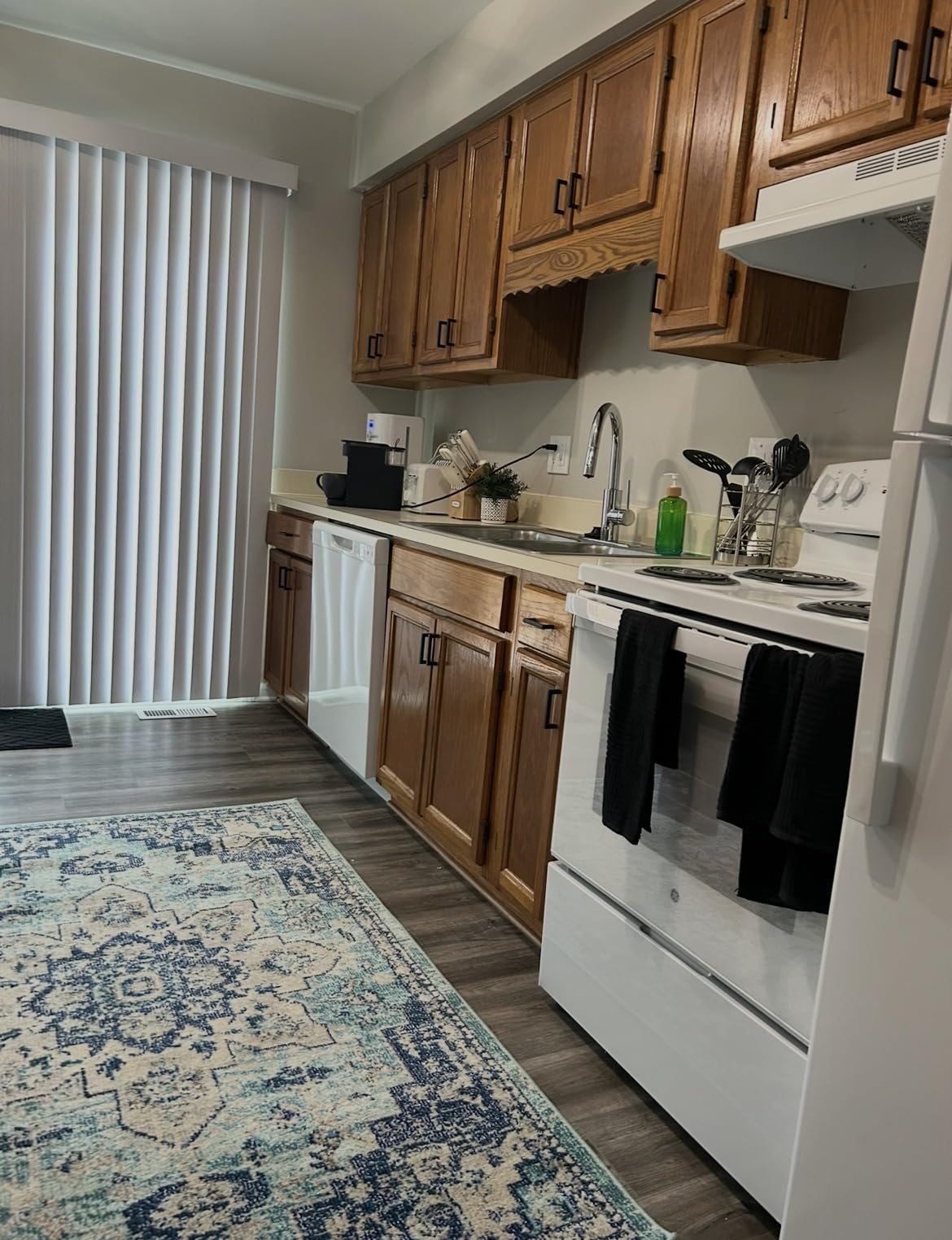 Nuvo Cabinet Paint (Titanium Infusion) Quart customer photo 2