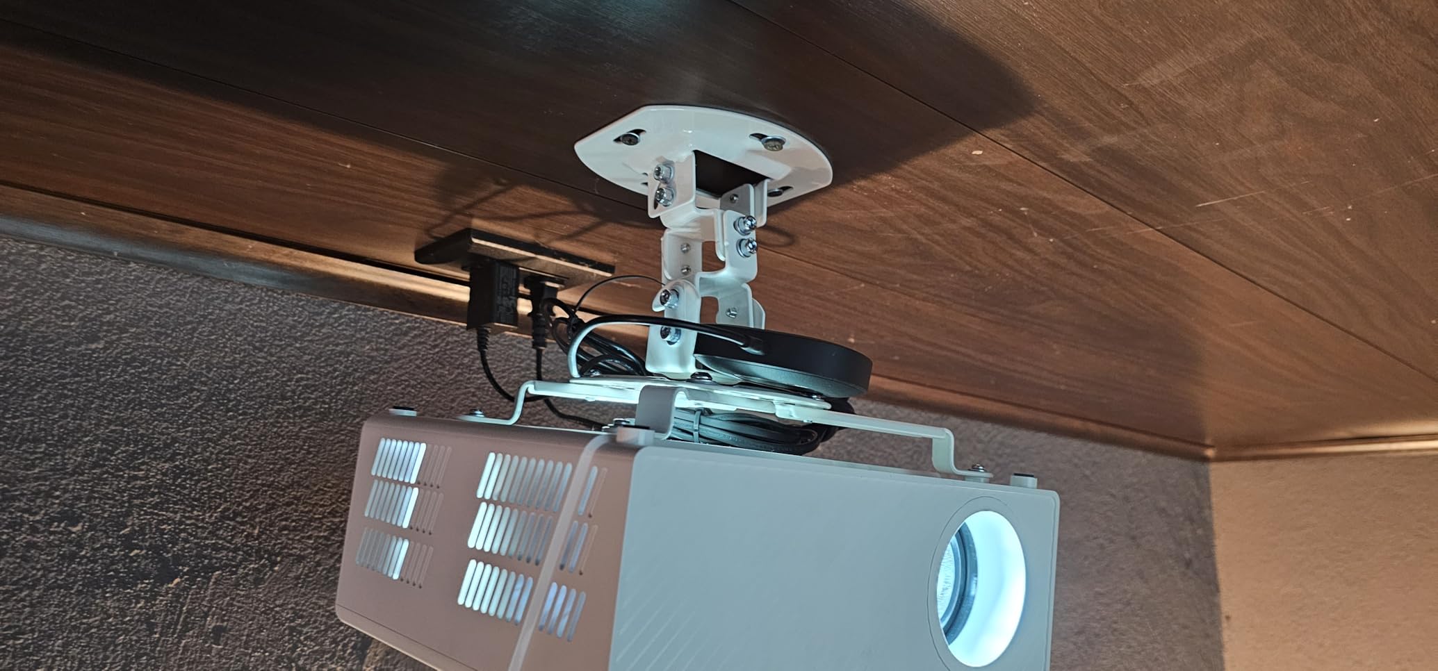 VIVO Universal Adjustable Ceiling Projector Mount for Regular and Mini Projectors, Projection Mount with Extending Arms, Black, MOUNT-VP01B customer photo 2