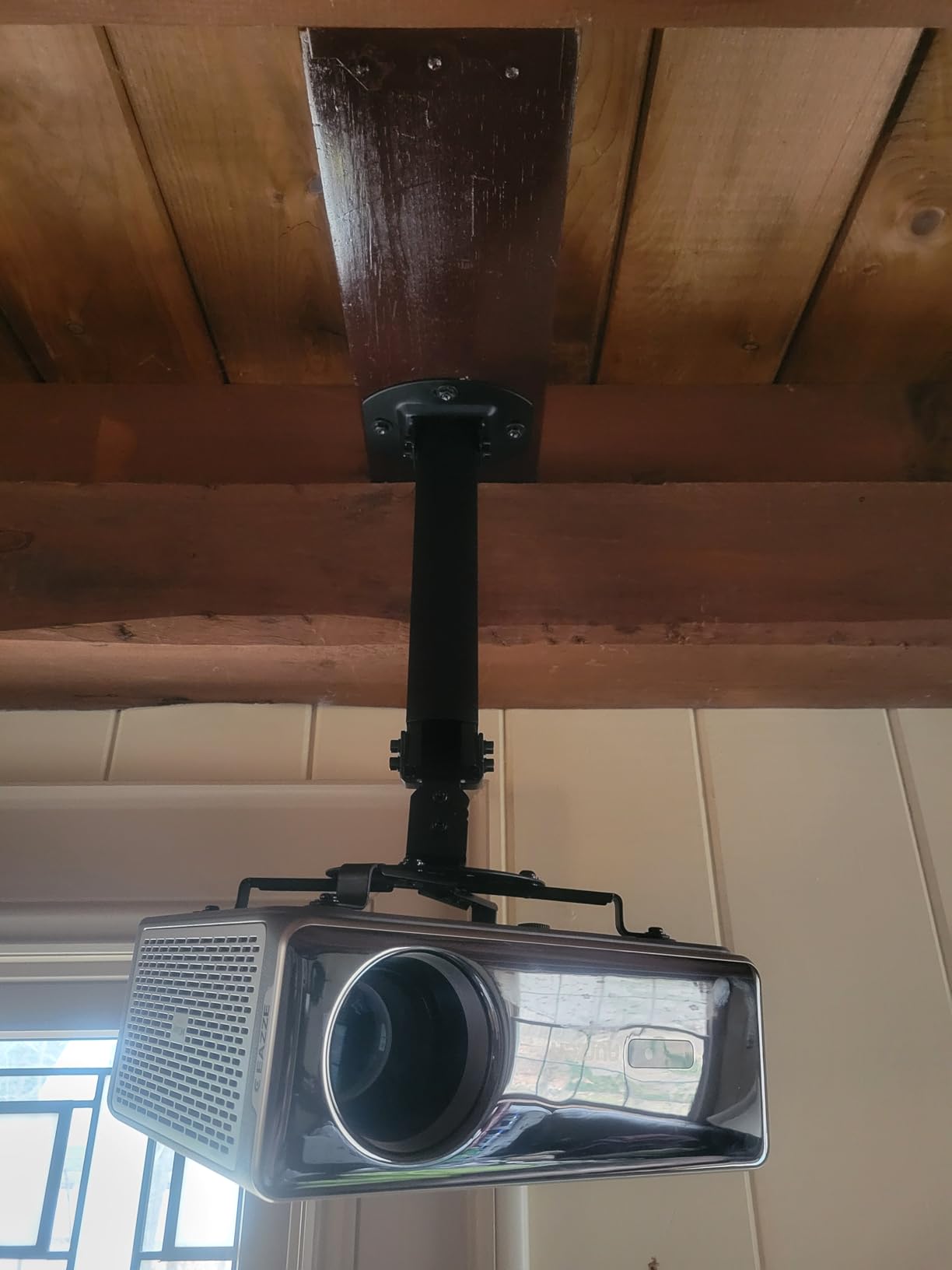 VIVO Extending Ceiling Projector Mount, Height Adjustable Projection, Up to 12.5 inch Mounting Range with 1.5 inch Mini Projector Range, Black, MOUNT-VP02B customer photo 2