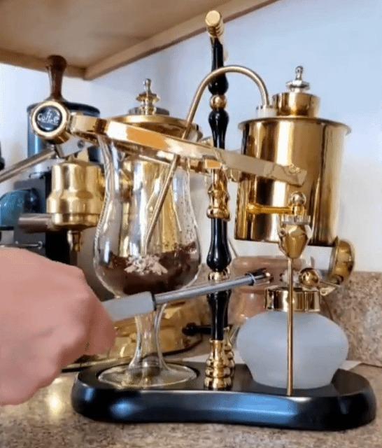 Diguo Belgian/Belgium Family Balance Siphon/Syphon Coffee Maker, Elegant Double Ridged Fulcrum with Tee Handle (Egyptian Black & Gold) customer photo 1