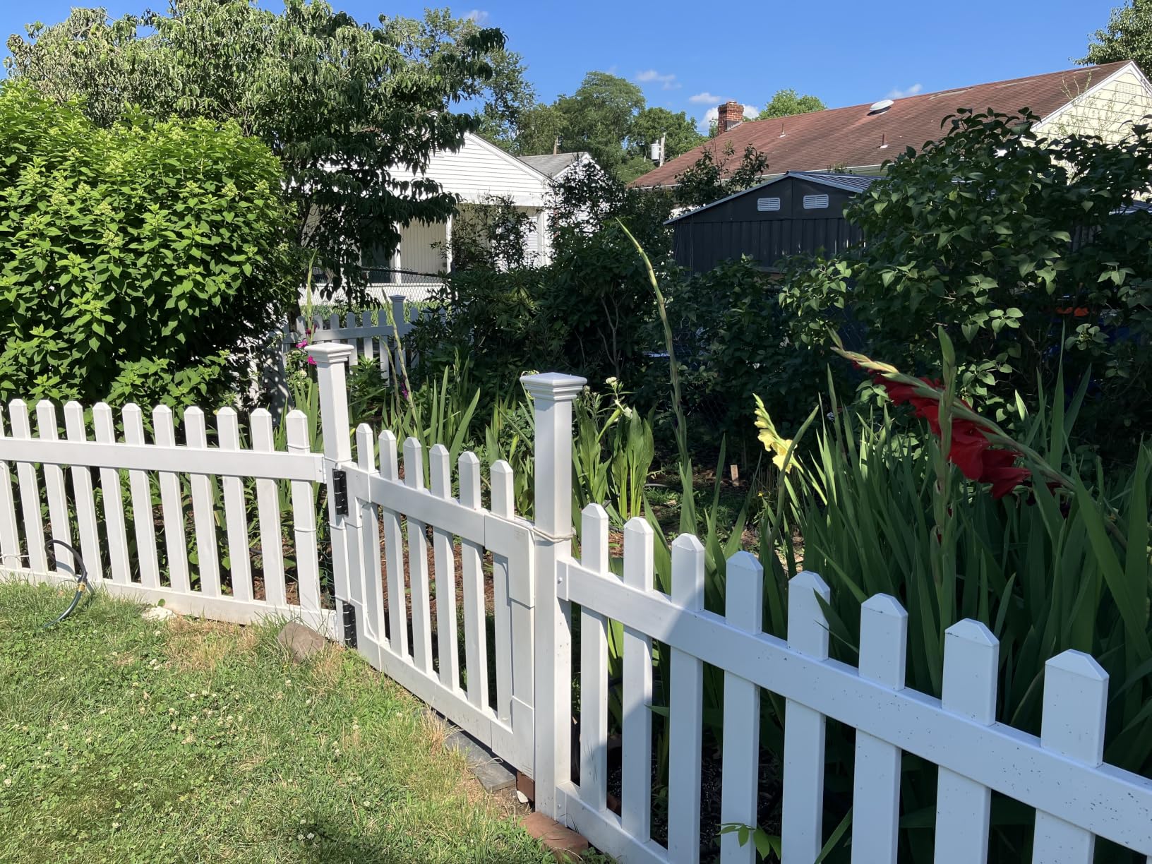 WamBam Newport Picket Fence, White Vinyl DIY No Dig Kit | 3ftH x 6ftW, 1 Panel + 1 Post, ZP19002 customer photo 1