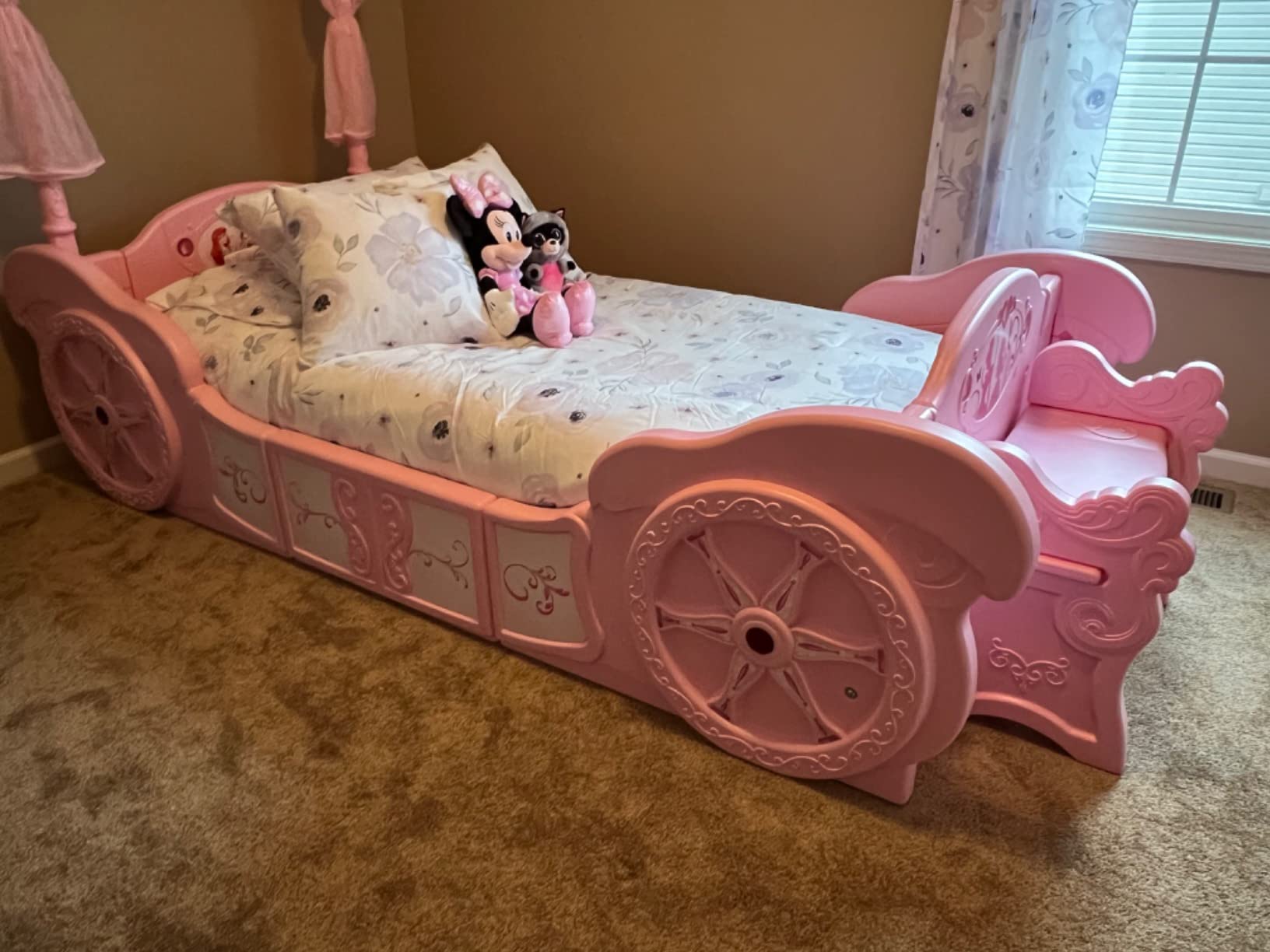 Delta Children Disney Princess Carriage Toddler-to-Twin Bed customer photo 1