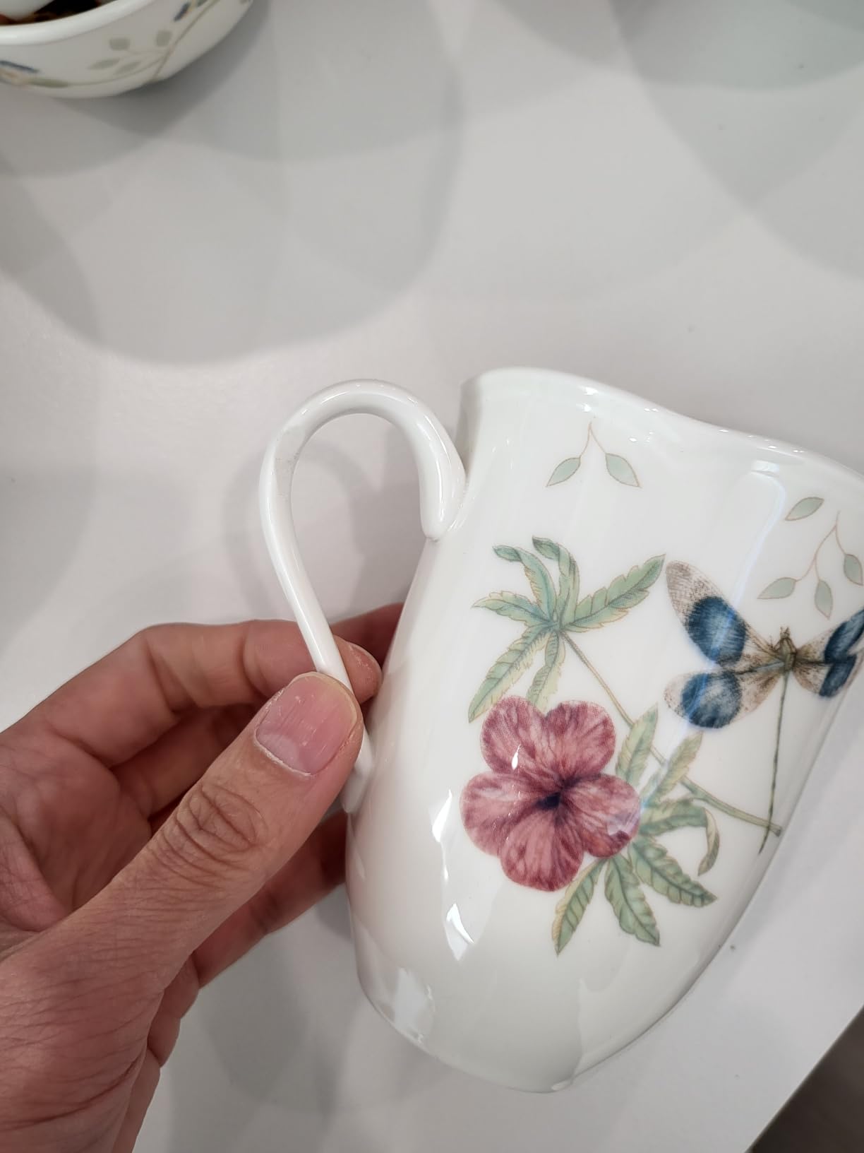 Lenox Butterfly Meadow Porcelain 28-Piece Dinnerware Set for 4 customer photo 2