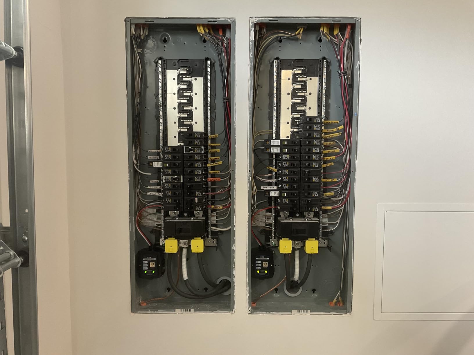 Eaton Surge Protection Device, 1 Phase, 120/240V, 2 Poles, 2 Wires CHSPT2ULTRA - 1 Each customer photo 2
