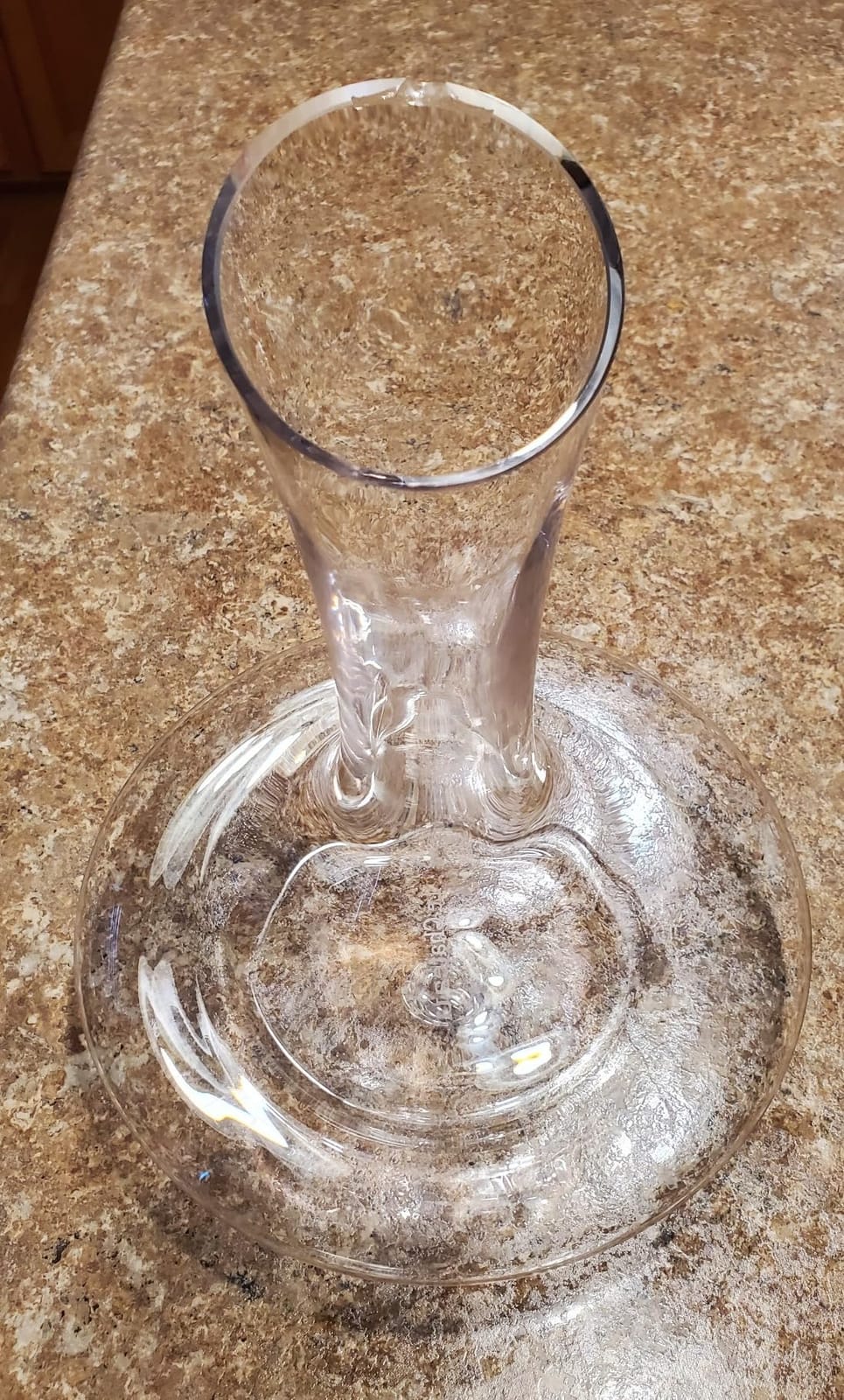 Le Chateau Large Elegant Crystal Wine Decanter with Aerator - 750ml Glass Decanter - Hand-Blown Lead-Free Clear Glass Carafe with Aerator - Hand Held Gifts Red Wine Accessories/for Wine Lovers customer photo 2