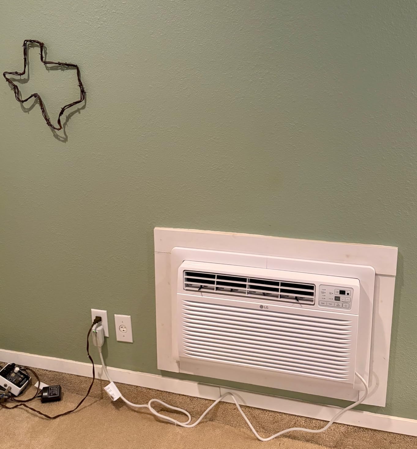 LG 10,000 BTU Through the Wall Air Conditioner, 115V, Cools up to 440 Sq. Ft. for Bedroom, Living Room, Apartment, with Remote, 3 Cool & Fan Speeds, Wall AC Unit, White customer photo 1