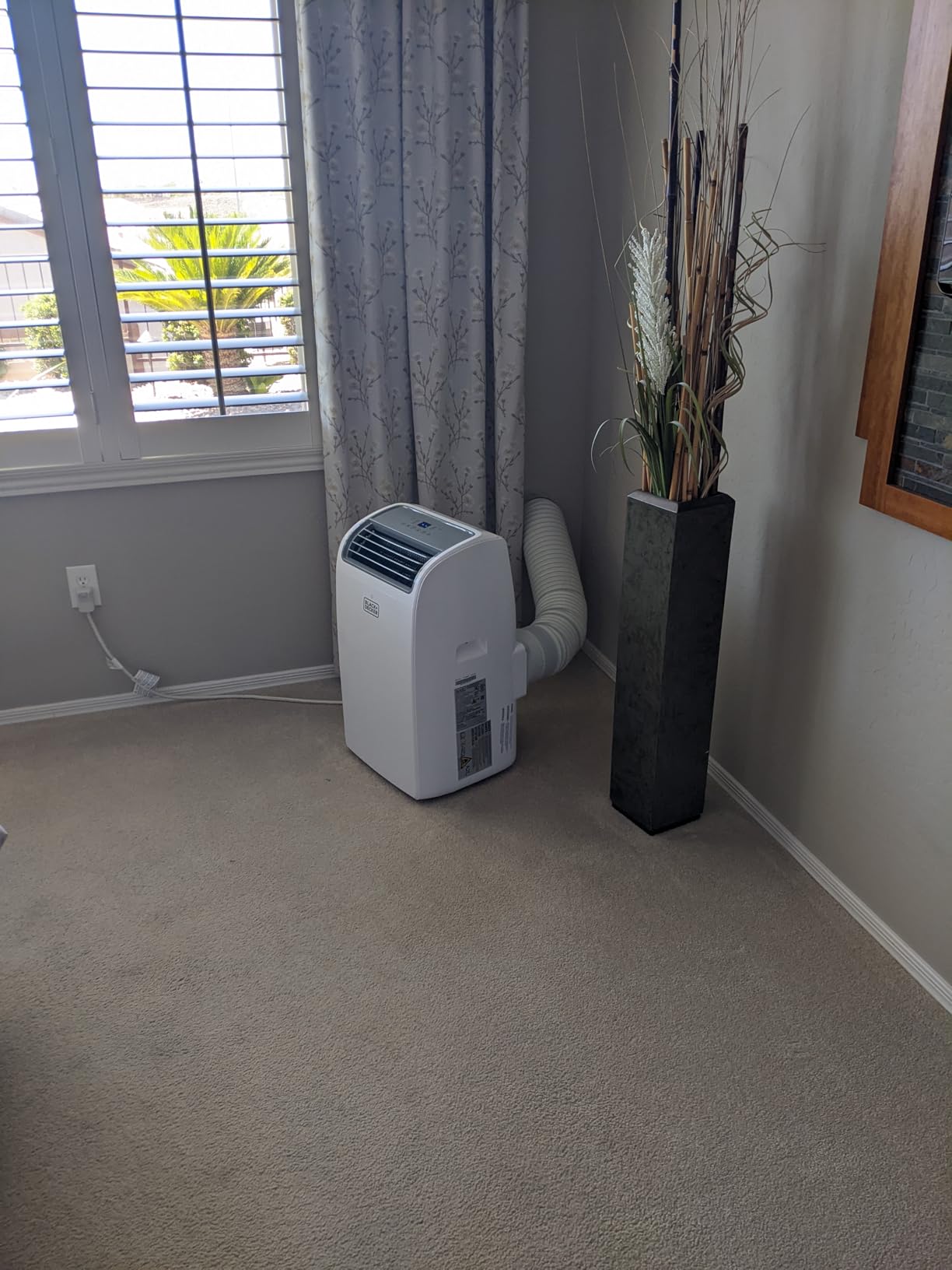 BLACK+DECKER Smart Portable Air Conditioner, 14,000 BTU for Rooms up to 700 Sq. Ft., Smart Portable AC with Follow Me Remote and Window Kit, BPACT14WT, White customer photo 2