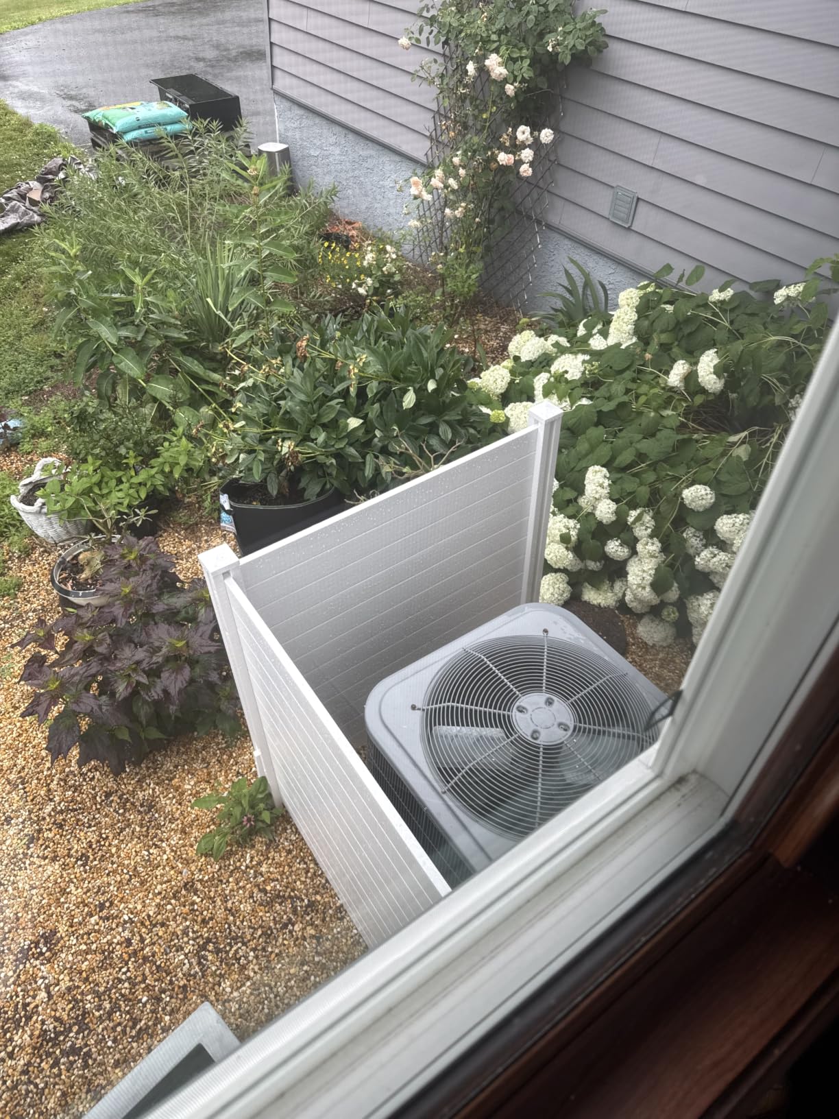 Enclo Premium White Vinyl Privacy Screen, DIY No Dig Kit | 4ftH x 4ftW, 2 Panels, Trash Can Fence, ZP19014 customer photo 1