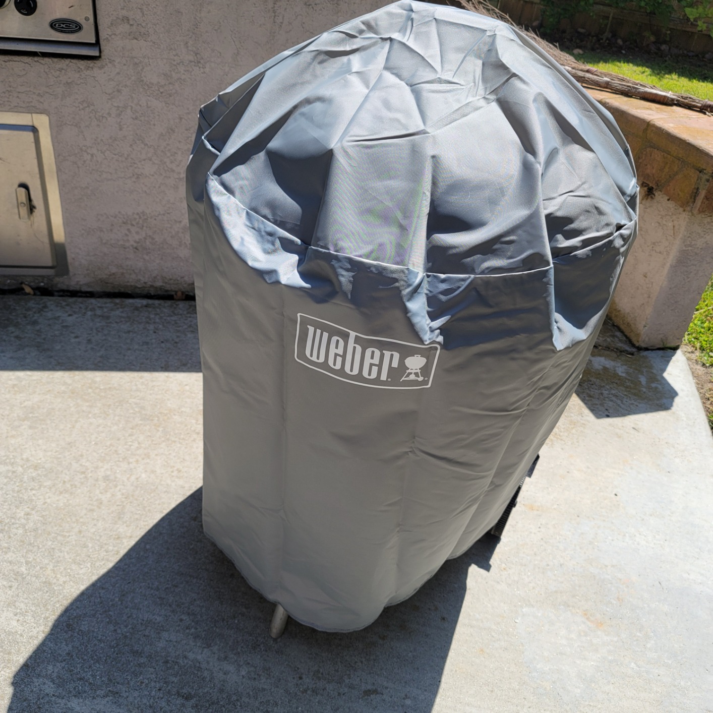 Weber 22-Inch Charcoal Kettle Grill Cover, Weber Charcoal Grill Accessory | Premium Heavy-Duty Polyester, UV & Water Resistant, Breathable Fabric with Secure Straps, Easy-On Design, Grill Protection customer photo 2
