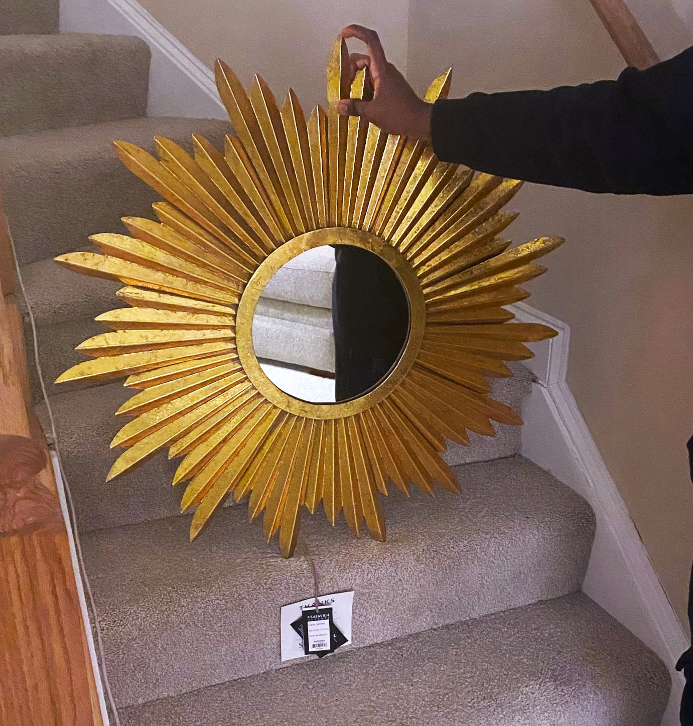 Safavieh Home Collection Josephine 33.5 x 33.5-inch Antique Gold Round Decorative Sunburst Mirror customer photo 1