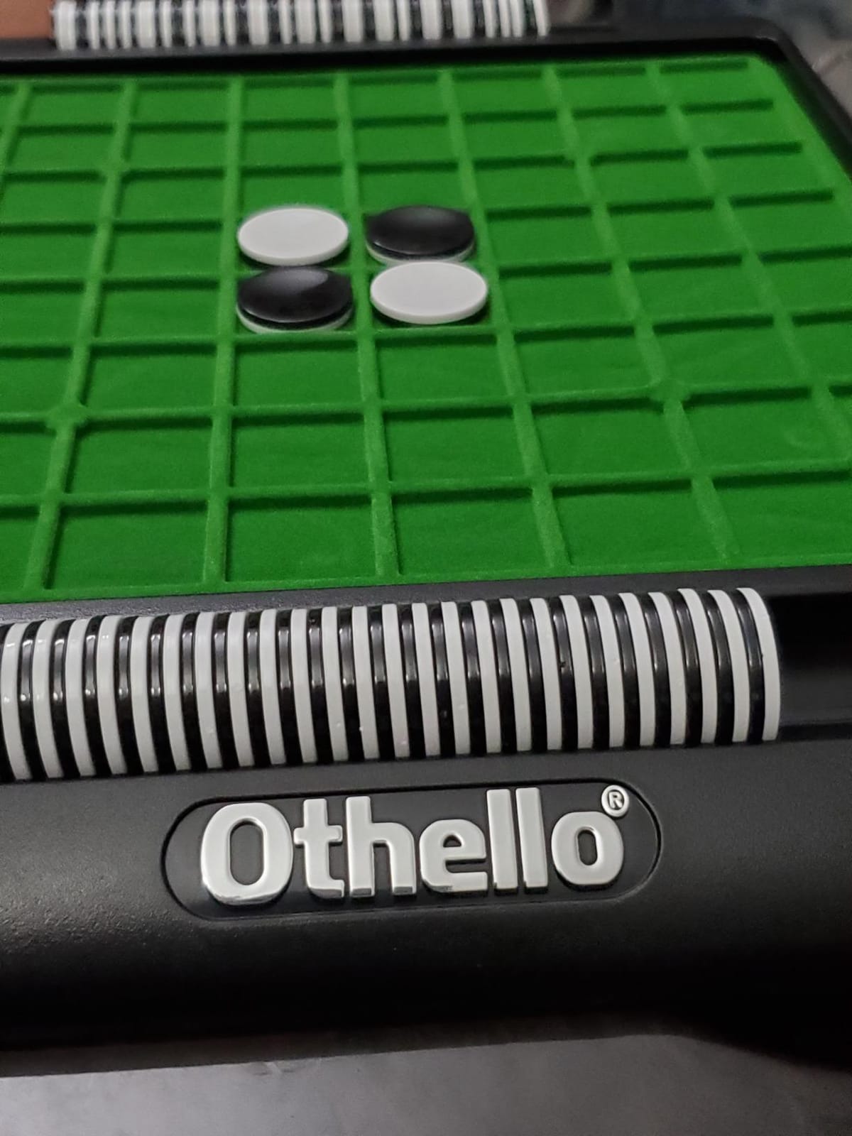Ravensburger Othello - Classic Strategy Board Game for 2 Players - Easy to Learn, Hard to Master - Fast-Paced Family Fun - Ages 8+ customer photo 2