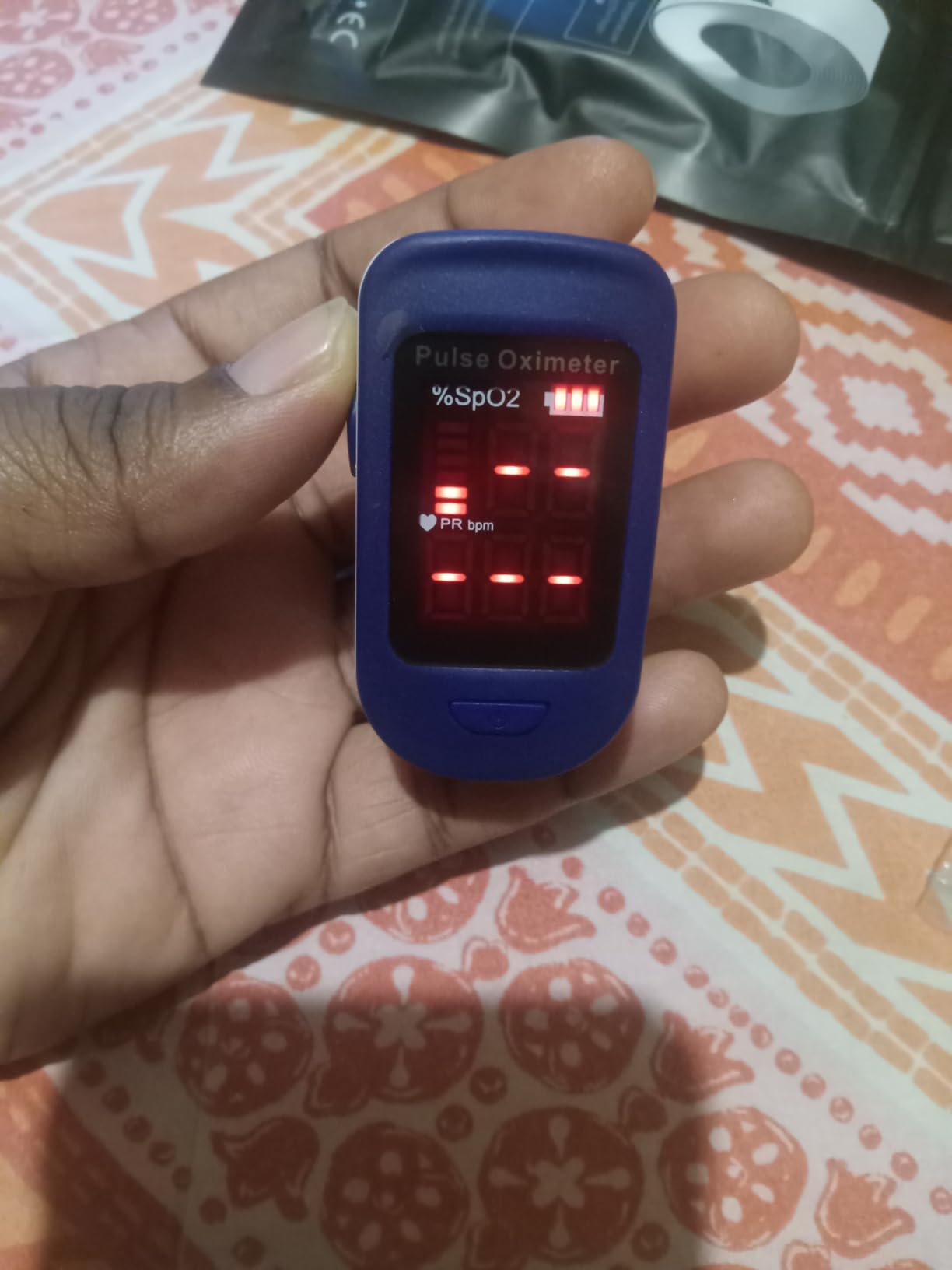 Zacurate 500BL Fingertip Pulse Oximeter Blood Oxygen Saturation Monitor with Batteries Included (Navy Blue) customer photo 1