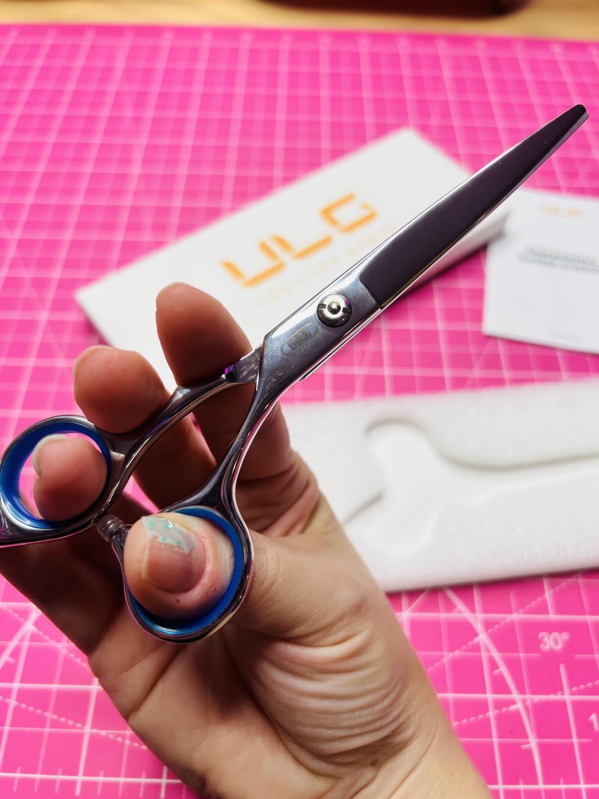 Hair Cutting Scissors, ULG Professional Hair Scissors 6.5 inch Right-Hand Razor Edge Barber Shears Salon Hair Cutting Shears Made of Japanese Stainless Steel, Hand Sharpened Blue customer photo 2