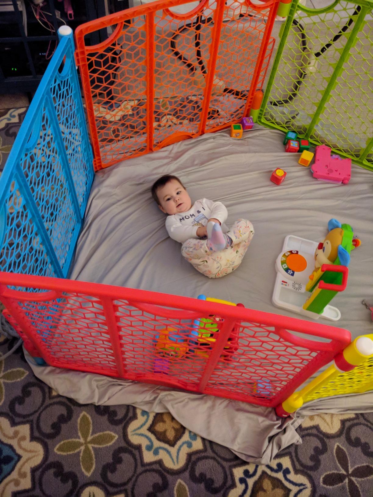 Evenflo Versatile Play Space Adjustable Play Area, 6-Panel (Cool Gray) customer photo 1