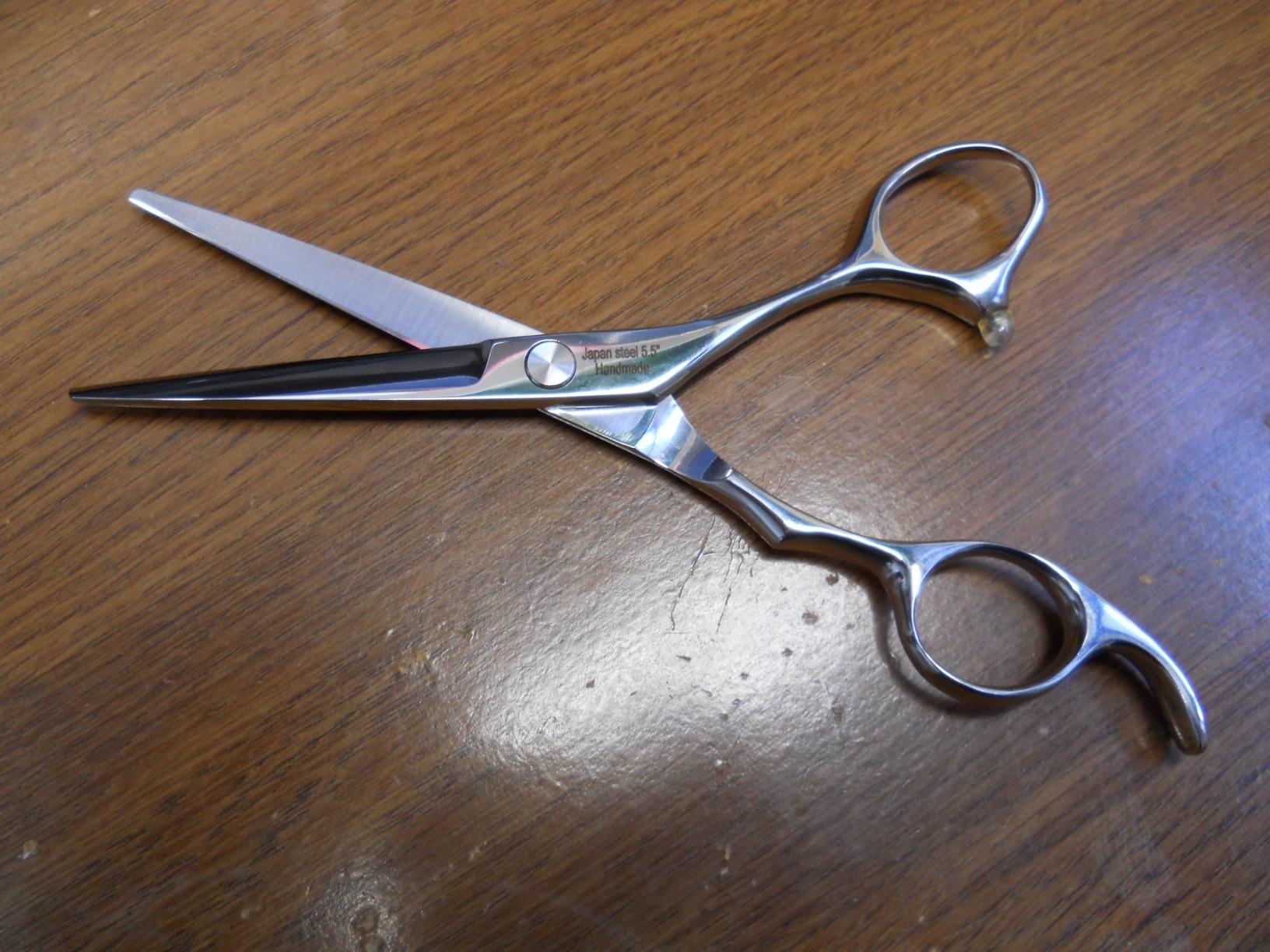 KINSARO 5.5 in Barber Hair Cutting Scissors 440C Professional Hair Shears | Razor Blades, Very Sharp, Long Service Life, Classic Japan Style customer photo 2