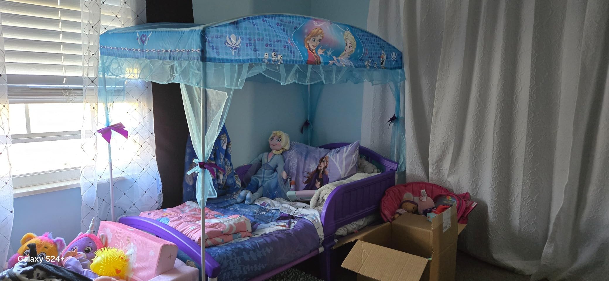 Disney Pretty Princess Toddler Bed, 4 Piece Set, Pink customer photo 1