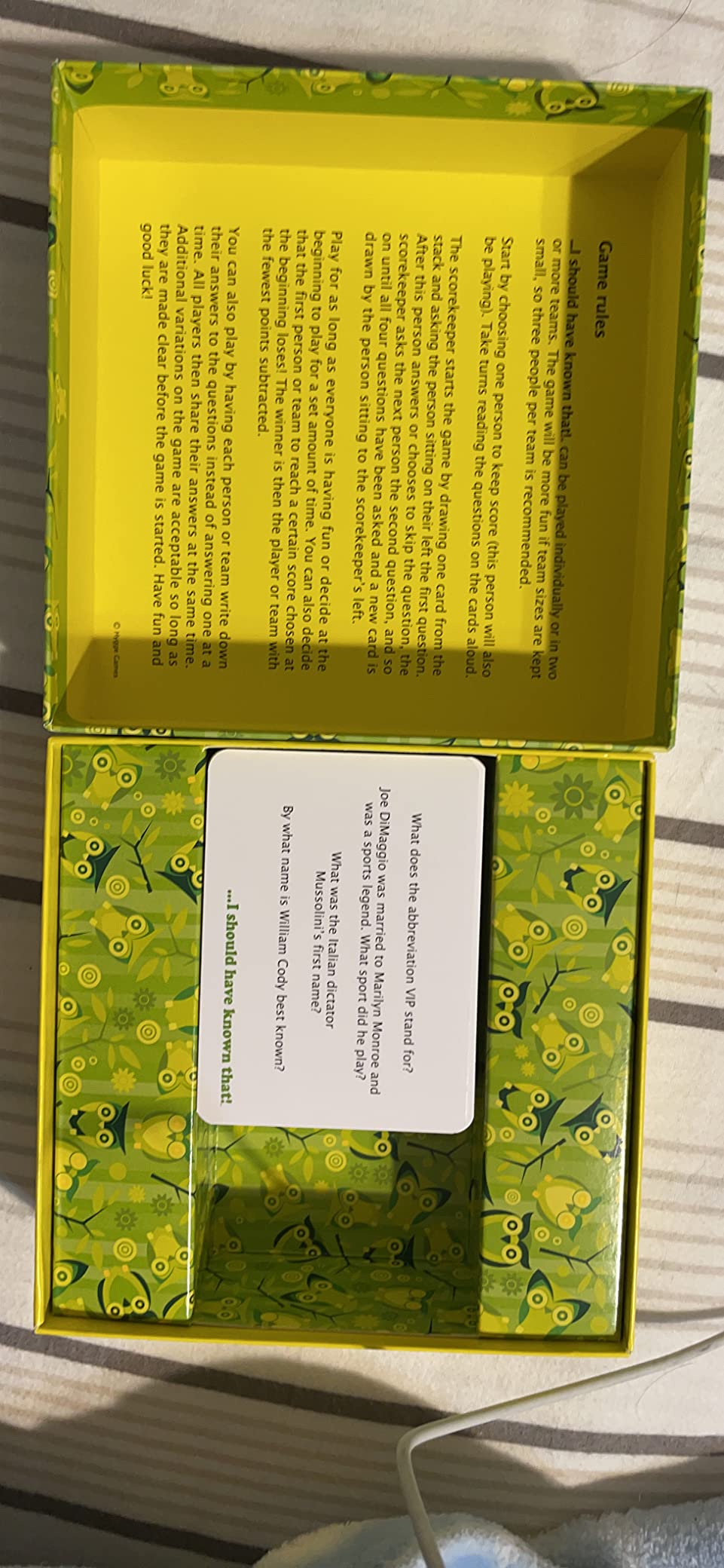 I should have known that! - A Trivia Game About Things You Oughta Know, Green customer photo 1