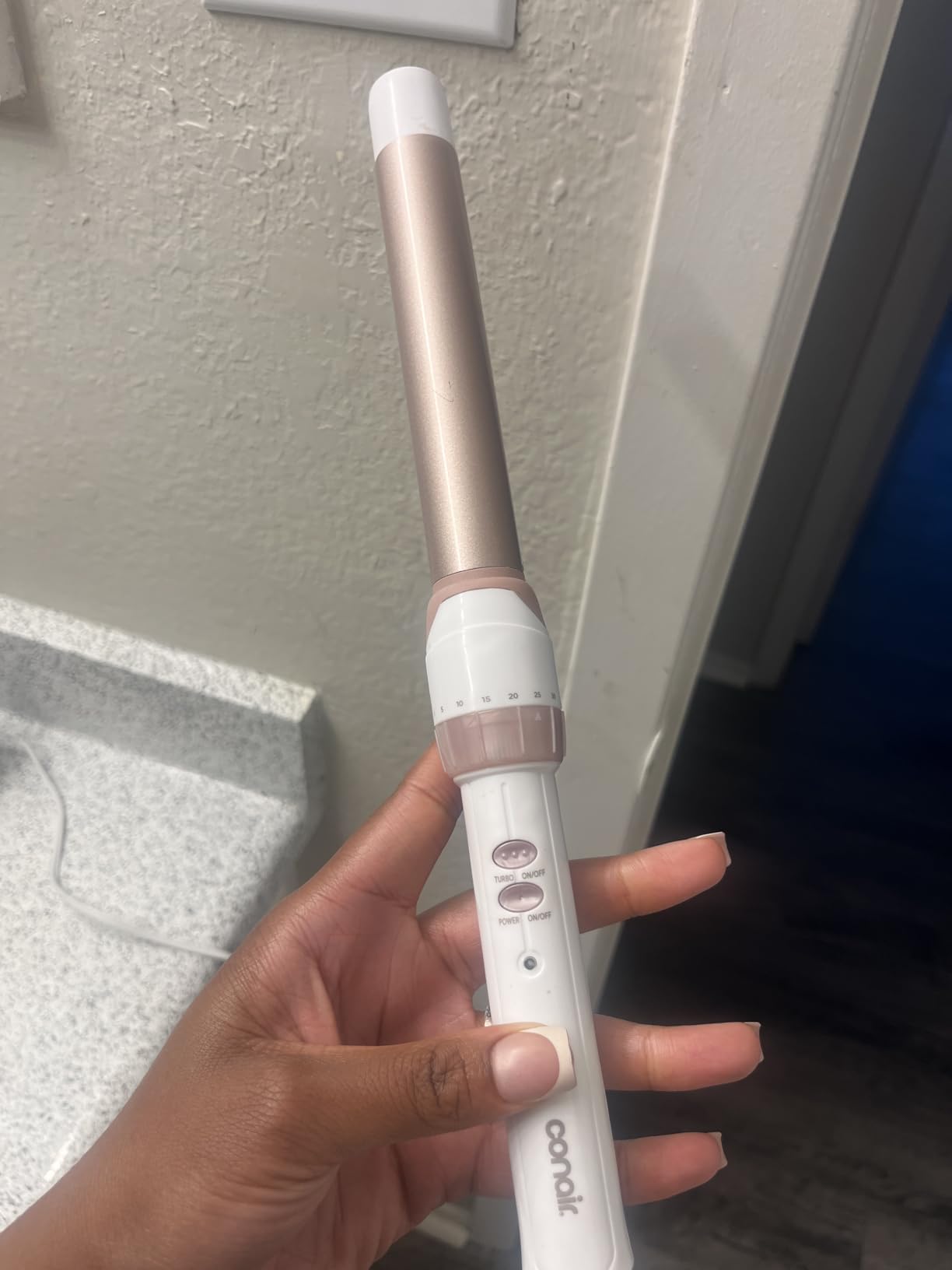 Conair Curling Iron, Double-Ceramic, Clamp-Free, 1 Inch, White/Rose Gold | Hair curler curling wand with instant heat-up and 30 heat settings to 400F to create crease-free waves on short to long hair customer photo 1