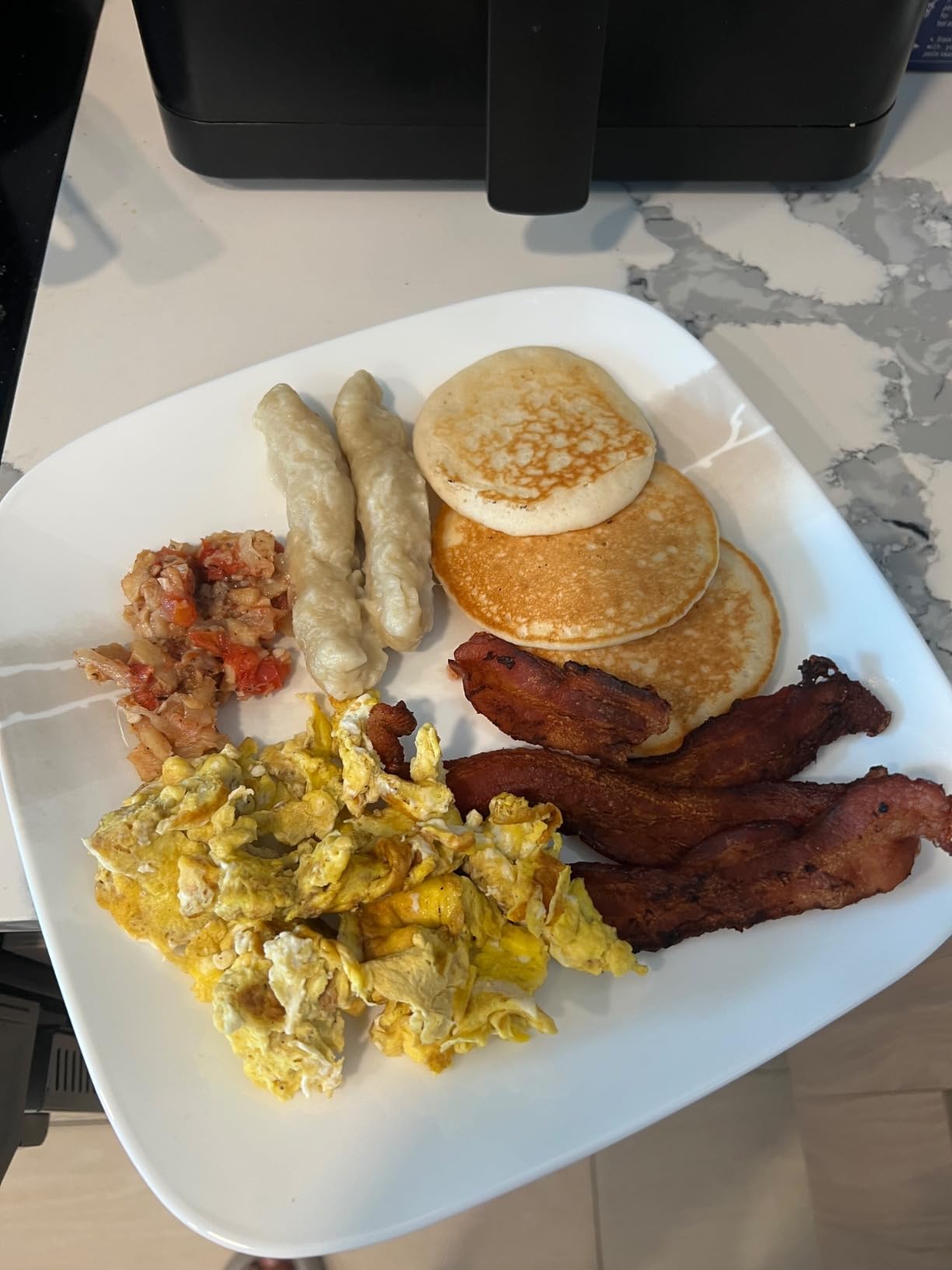 Corelle Vitrelle 18-Piece Service for 6 Dinnerware Set Triple Layer Glass and Chip Resistant, Lightweight Square Plates and Bowls Set, Simple Sketch customer photo 1