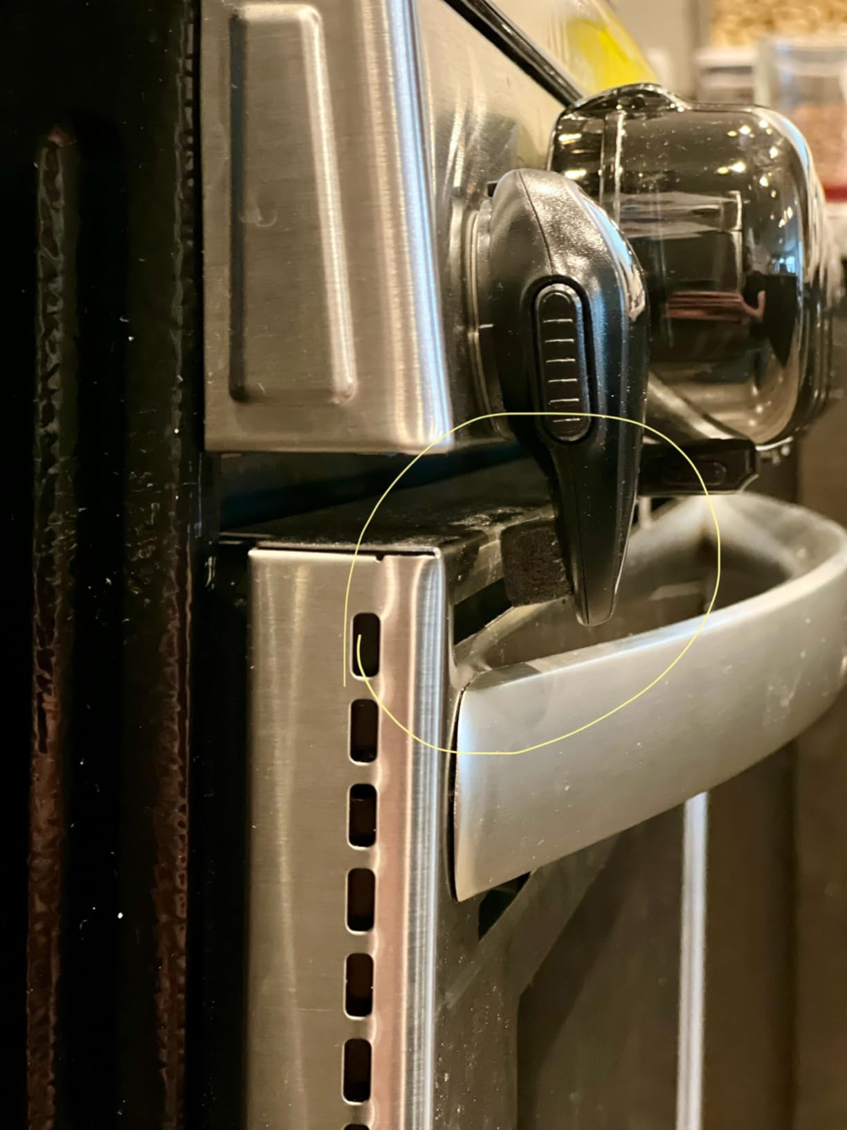 Mom's Choice Gold Awards Winner - EUDEMON 1 Pack Childproof Oven Door Lock, Oven Front Lock Easy to Install & Heat-Resistant Material no Tools Need or Drill (Black) customer photo 2
