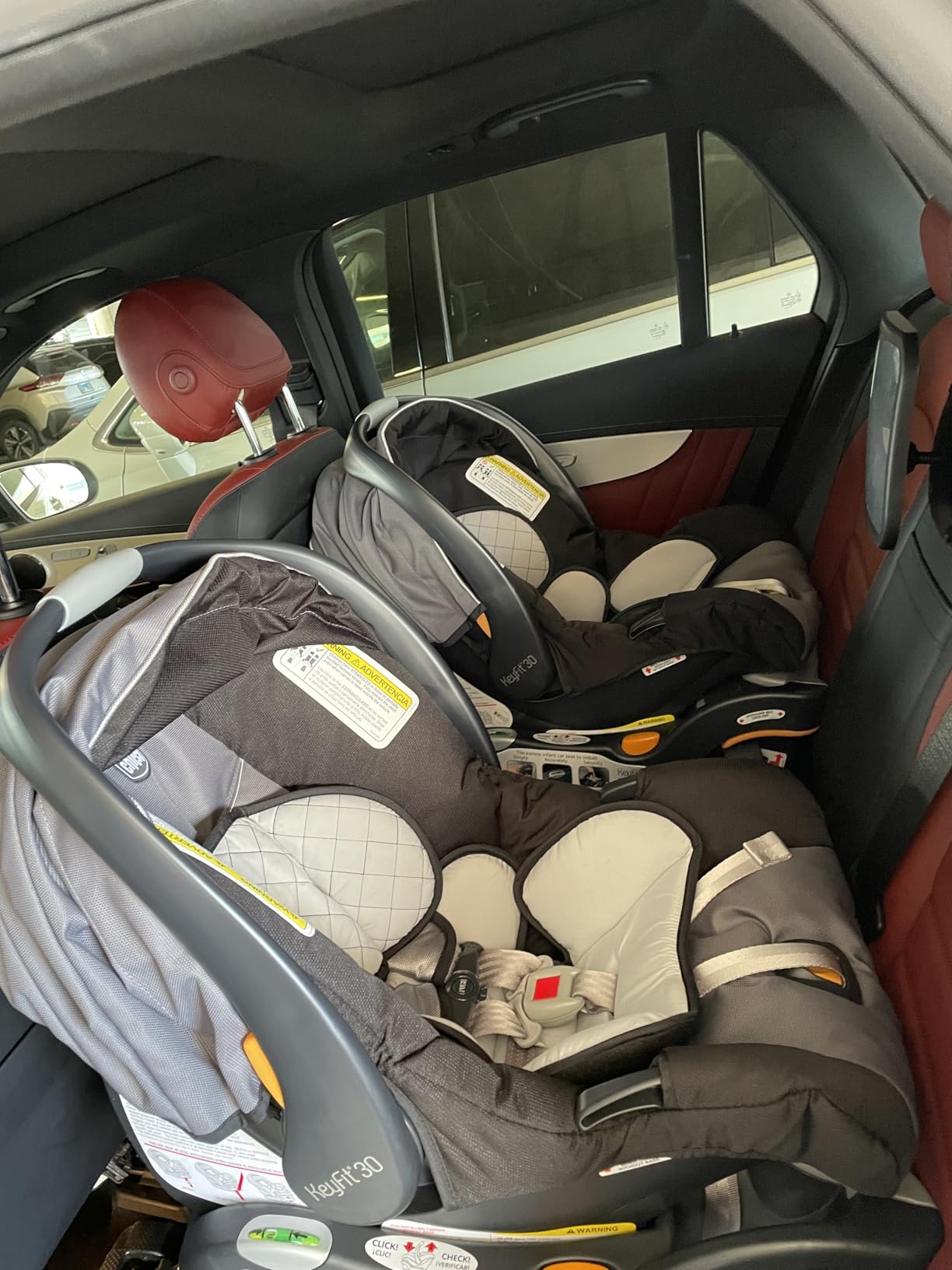 Chicco KeyFit Infant Car Seat and Base, Rear-Facing, 4-30 lbs | Encore color, infant car seat insert for newborns included, 5-point harness, Chicco stroller compatible, washable seat pad customer photo 1