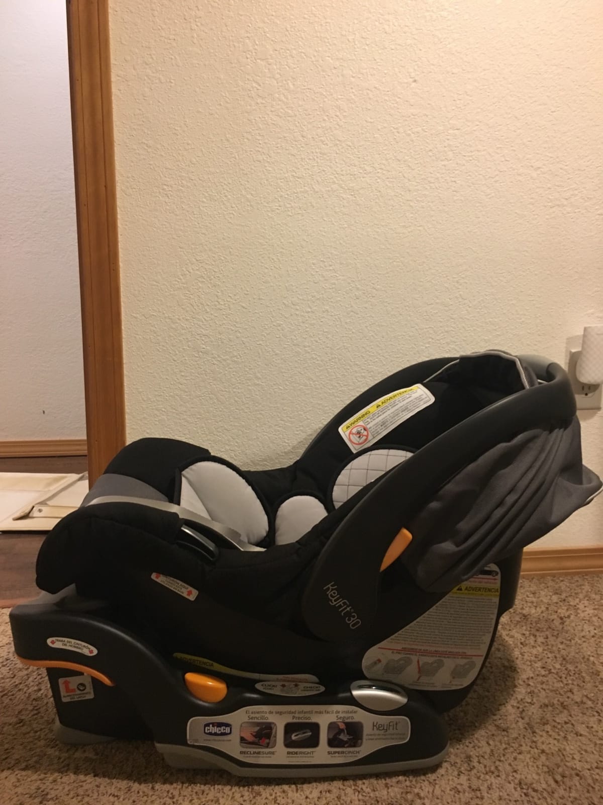 Chicco KeyFit Infant Car Seat and Base, Rear-Facing, 4-30 lbs | Encore color, infant car seat insert for newborns included, 5-point harness, Chicco stroller compatible, washable seat pad customer photo 2
