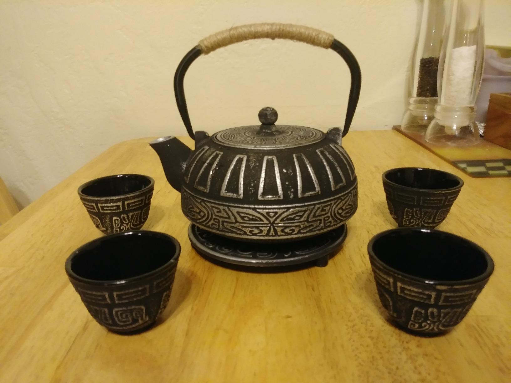 Japanese Style Cast Iron Teapot Set Tetsubin Kettle with Infuser, 4 Tea Cups, Hemp Rope Asian Gift (Fish Scale Pattern, Blue) customer photo 1