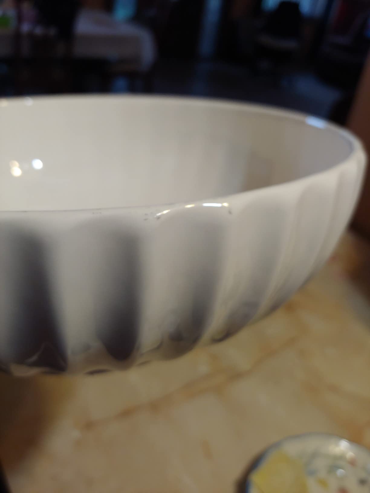 DOWAN 9.8'' Serving Bowls, 86 oz Large Salad Bowl, Ceramic Serving Dishes, Set of 2, Pumpkin Shape for Christmas, Entertaining, Party, Kitchen, Dinner, Banquet, Housewarming Gift, White customer photo 2