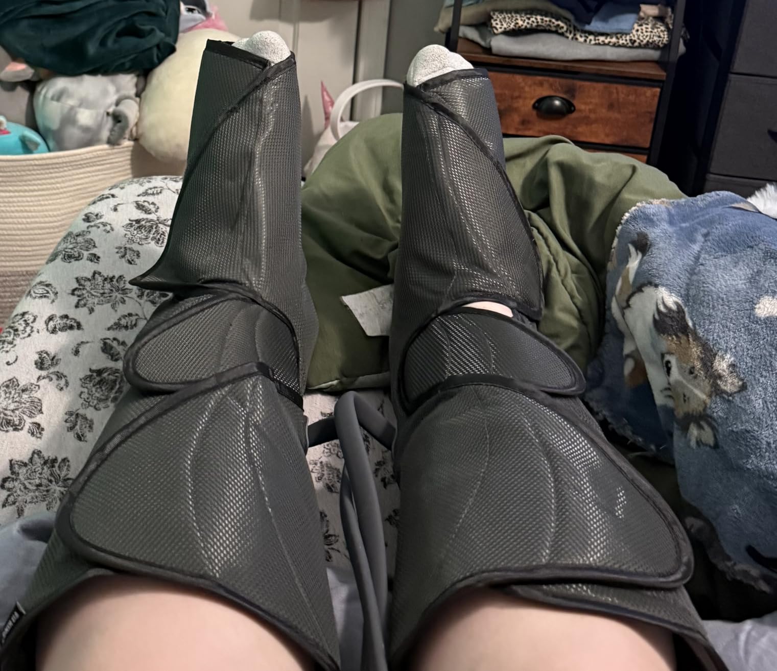 FIT KING Leg Massager for Circulation and Pain Relief, Air Compression Leg and Foot Massager to Relieve Pain Swelling Edema with 2 Size Extensions- Great Gift for Wife Mom and Dad customer photo 1