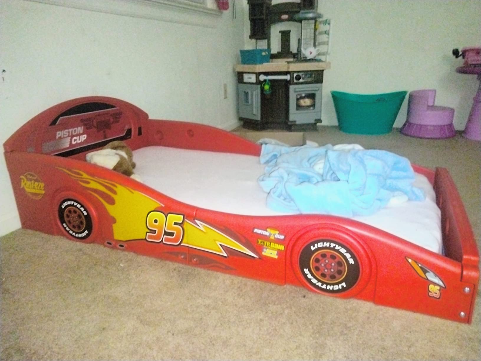 Delta Children Disney/Pixar Cars Lightning McQueen Plastic Toddler Bed customer photo 2