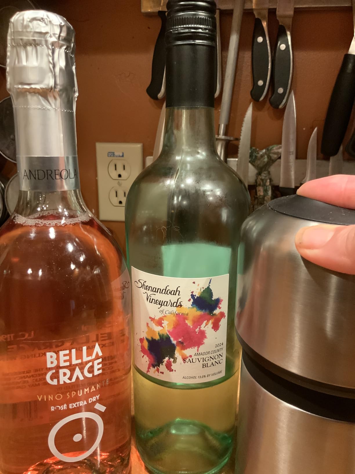 Huski Wine Chiller | Award Winning Iceless Design | Keeps Wine Cold up to 6 Hours | Wine Accessory | Next Generation Ice Bucket | Fits Some Champagne Bottles | Perfect Gift for Wine Lovers (Stainless) customer photo 1