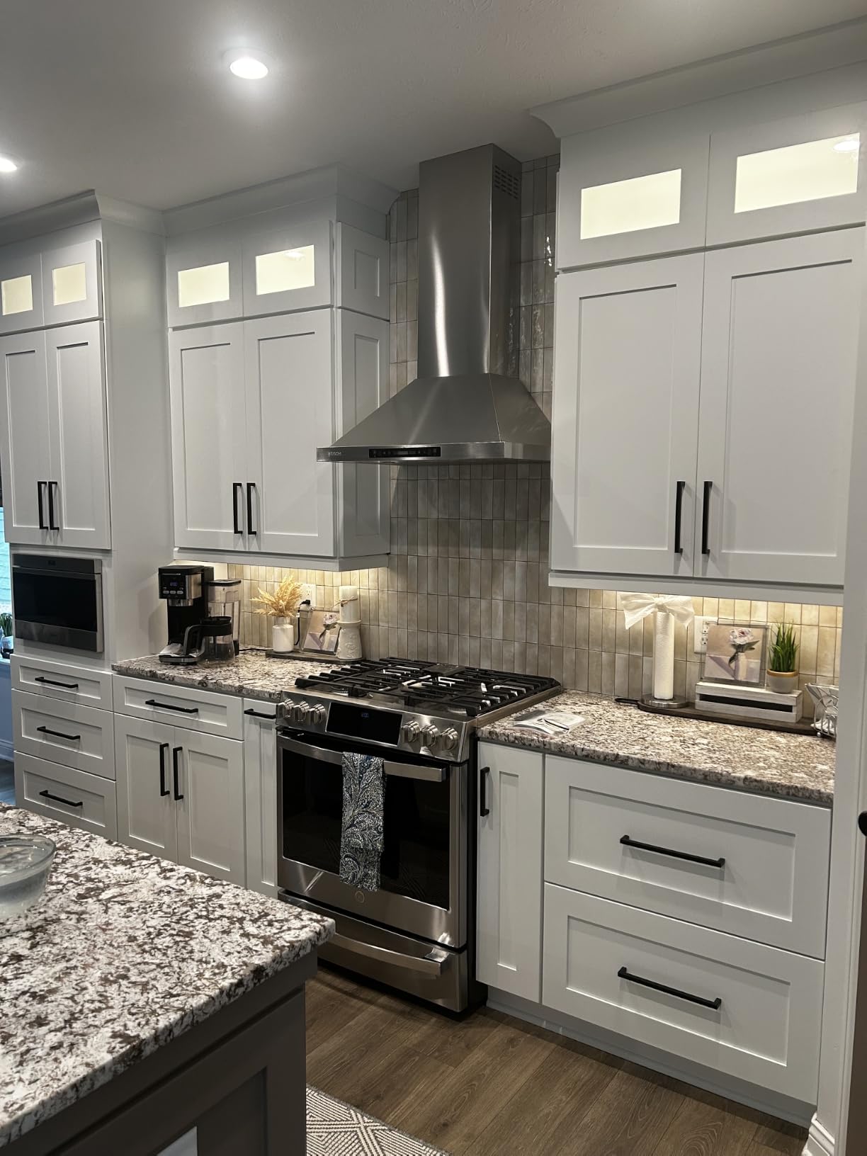 36-inch Wall Mount Range Hood 900 CFM Ducted/Ductless Convertible, Kitchen Chimney Vent Stainless Steel with Gesture Sensing & Touch Control Switch Panel, 2 Pcs Adjustable Lights(IKP02-36'') customer photo 2