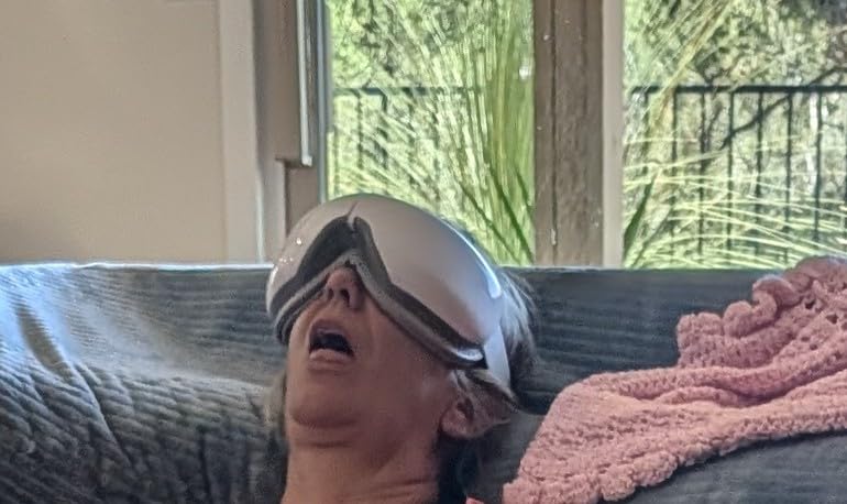 RENPHO Eyeris 1 Eye Massager with Heat, Heated Massage Eye Mask | Vibration Massage for Head Tension, Eye Strain, Dry Eyes & Dark Circles, FSA Eligible HSA, White customer photo 2