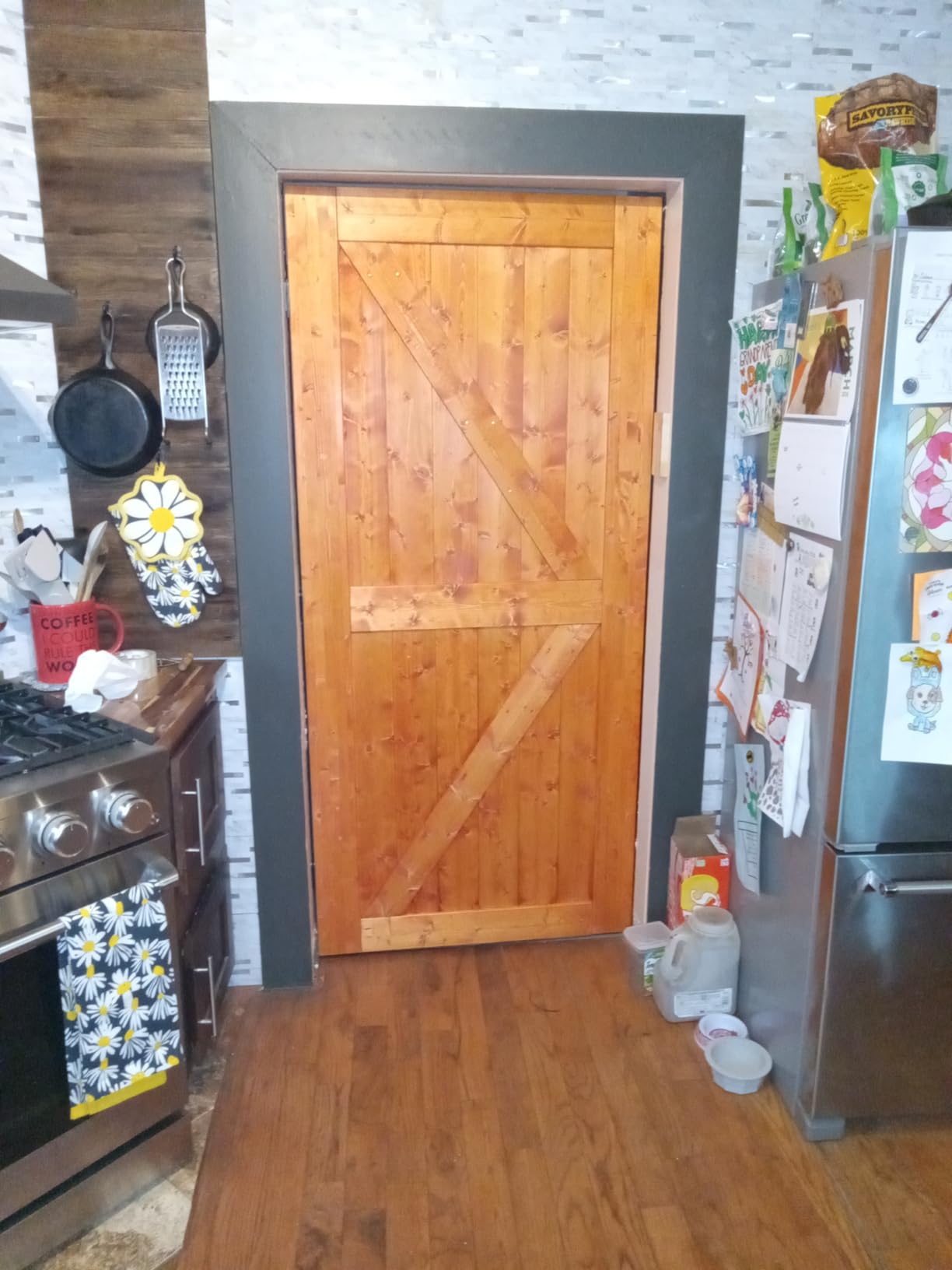 SmartStandard 36in x 80in Sliding Barn Wood Door, Unfinished Solid Spruce Wood Panelled Slab, Interior Single Door Only, Natural, K-Frame customer photo 2