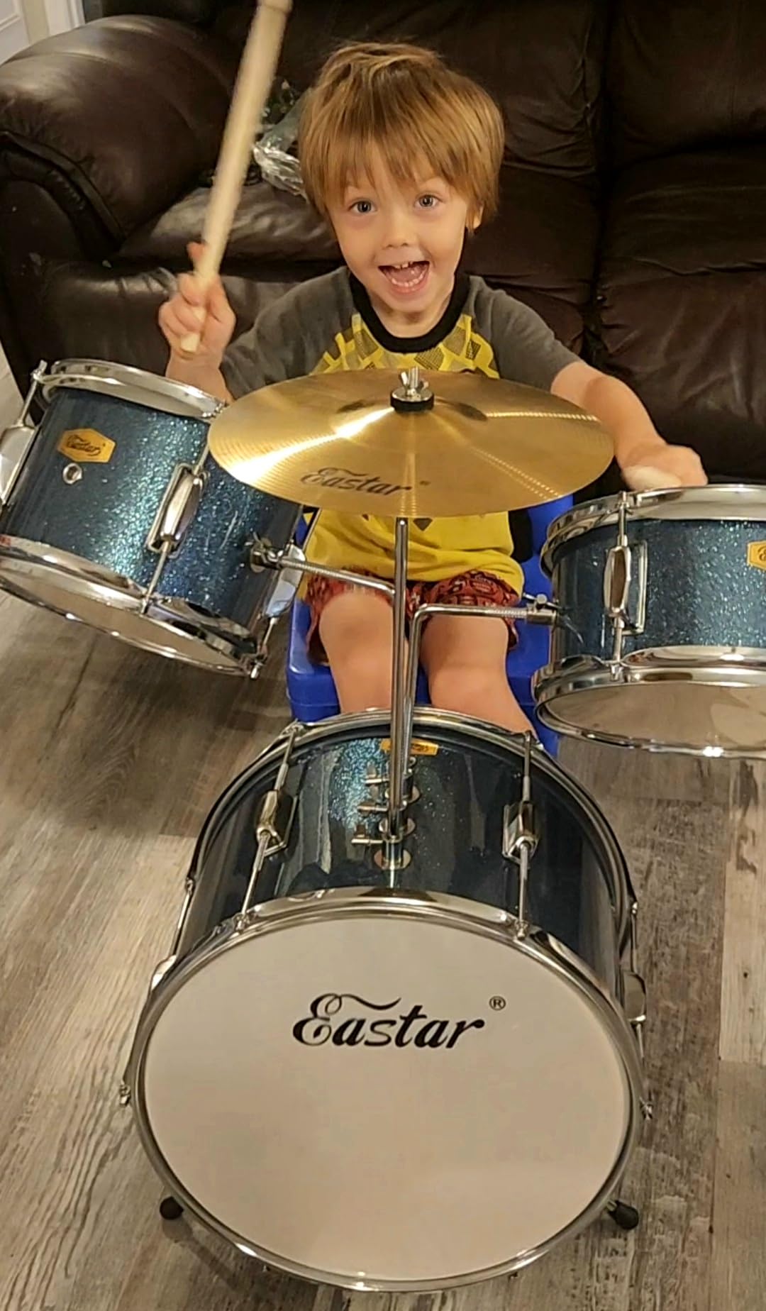 Eastar Drum Set for Kids and Beginners, 3-Piece 14'' Drum Kit with Adjustable Throne, Cymbal, Pedal & Two Pairs of Drumsticks, Junior Drum Set with Bass Tom Snare Drum, Metallic Red customer photo 2