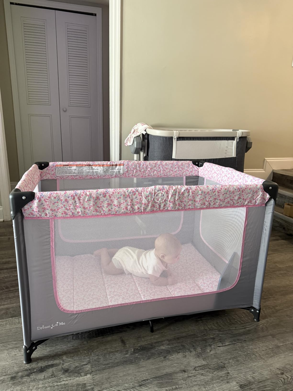 Dream On Me Zodiak Portable Playard, Compact for Travel, Carry Bag, Black customer photo 1