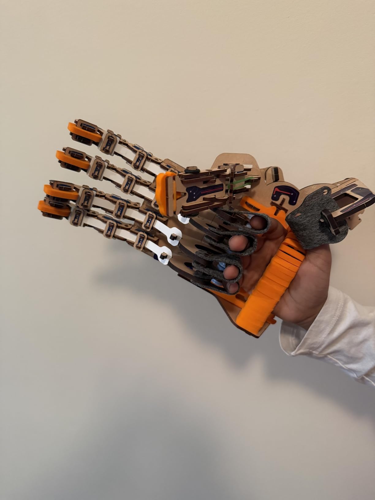 Smartivity Robotic Mechanical Hand STEM Toy for Kids 8-14 | Parents' Choice Award Winner | Superhero STEM Toy | Birthday Gift for Boys & Girls Ages 8,9,10,11,12,13,14 customer photo 1
