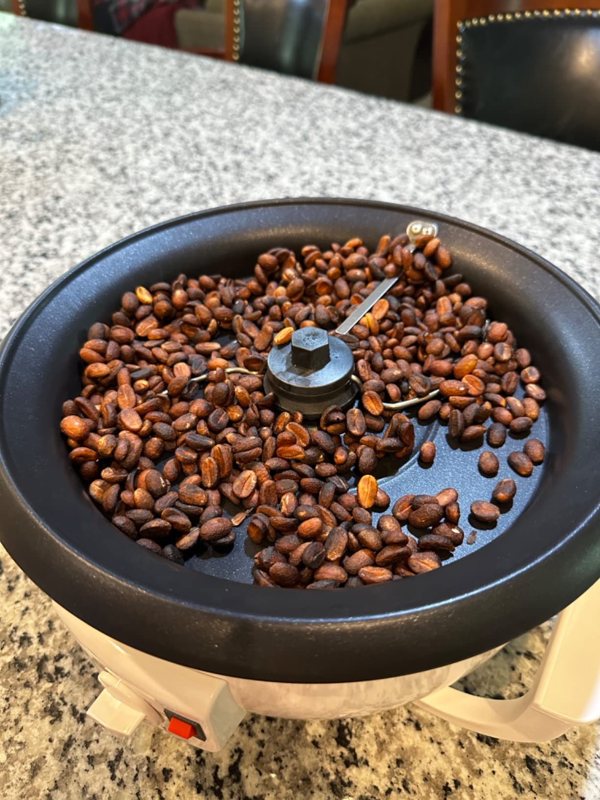 Coffee Roaster Machine for Home Use, 800g Capacity Electric Coffee Bean Roaster Machine with Timer 0-240℃ Non-Stick for Cafe Shop, Nut, Peanut, Black Bean, Soybeans 110V 1200W customer photo 1