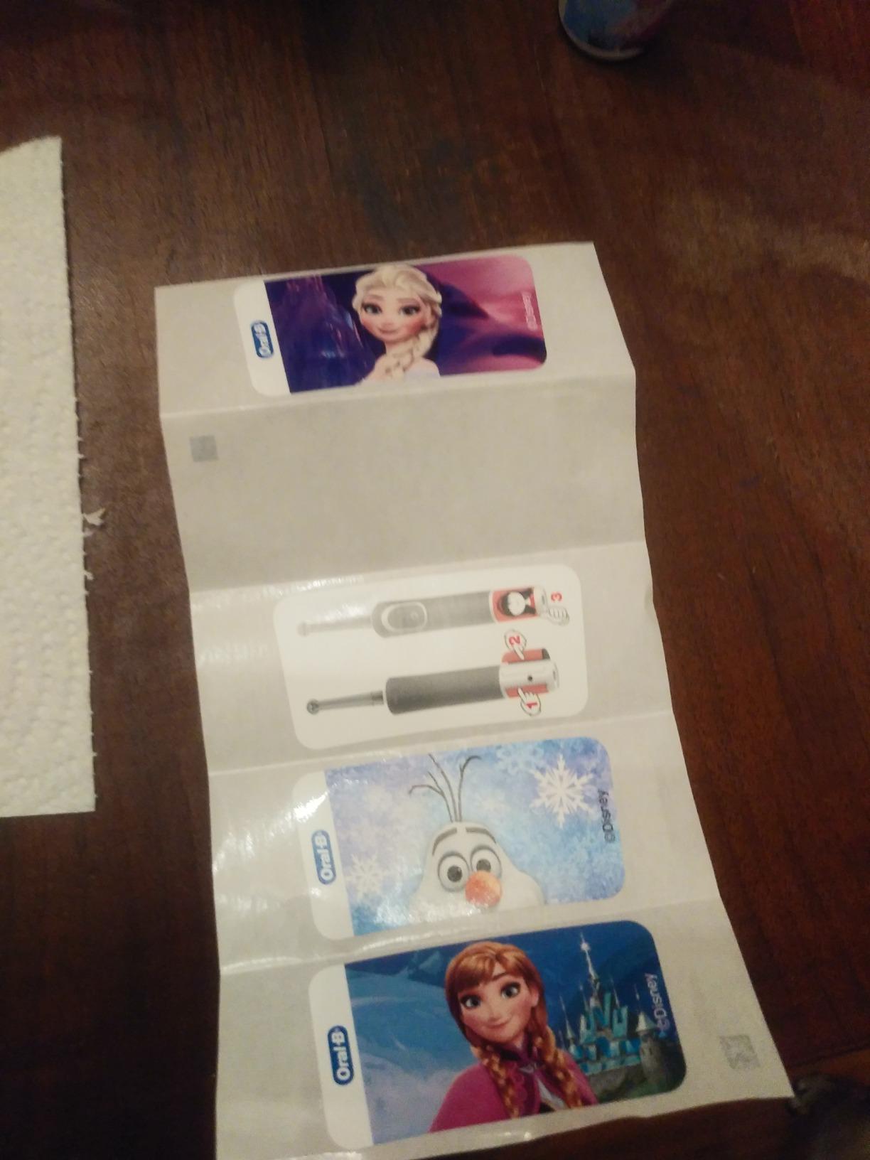 Oral-B Kids Electric Toothbrush Featuring Disney's Frozen for Kids 3+ customer photo 2